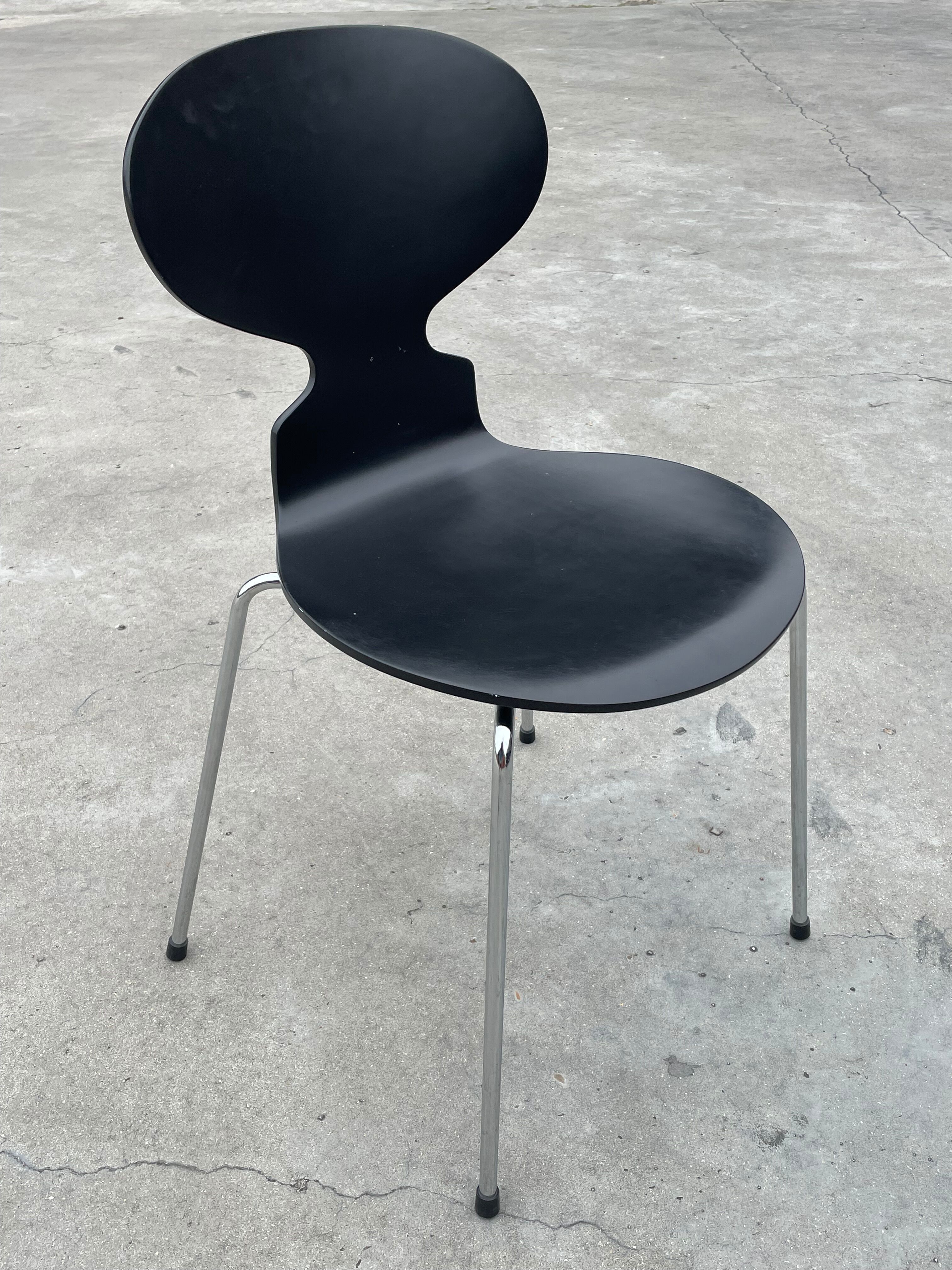 Arne Jacobsen - Fritz Hansen, Chair Model Ant in black