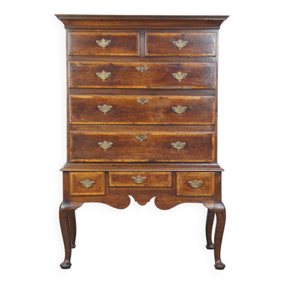 Commode sur pied anglaise en chêne, début du XVIIIe siècle