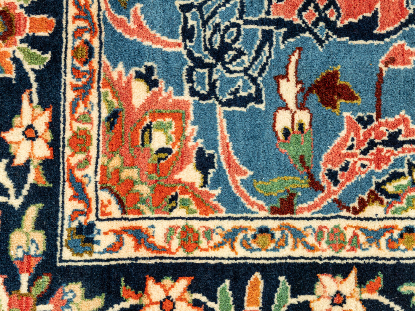 1960s Keshan carpet 386x245cm