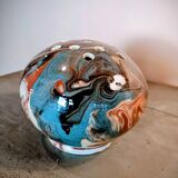 2 vases with flowers