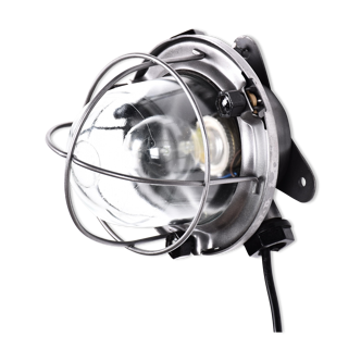 Industrial wall lamp