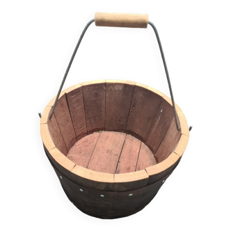 Wooden bucket