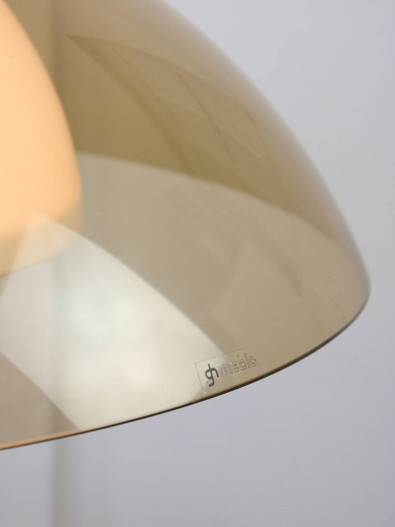Lampe rare UFO Space Age de Guzzini en marron clair, années 1970