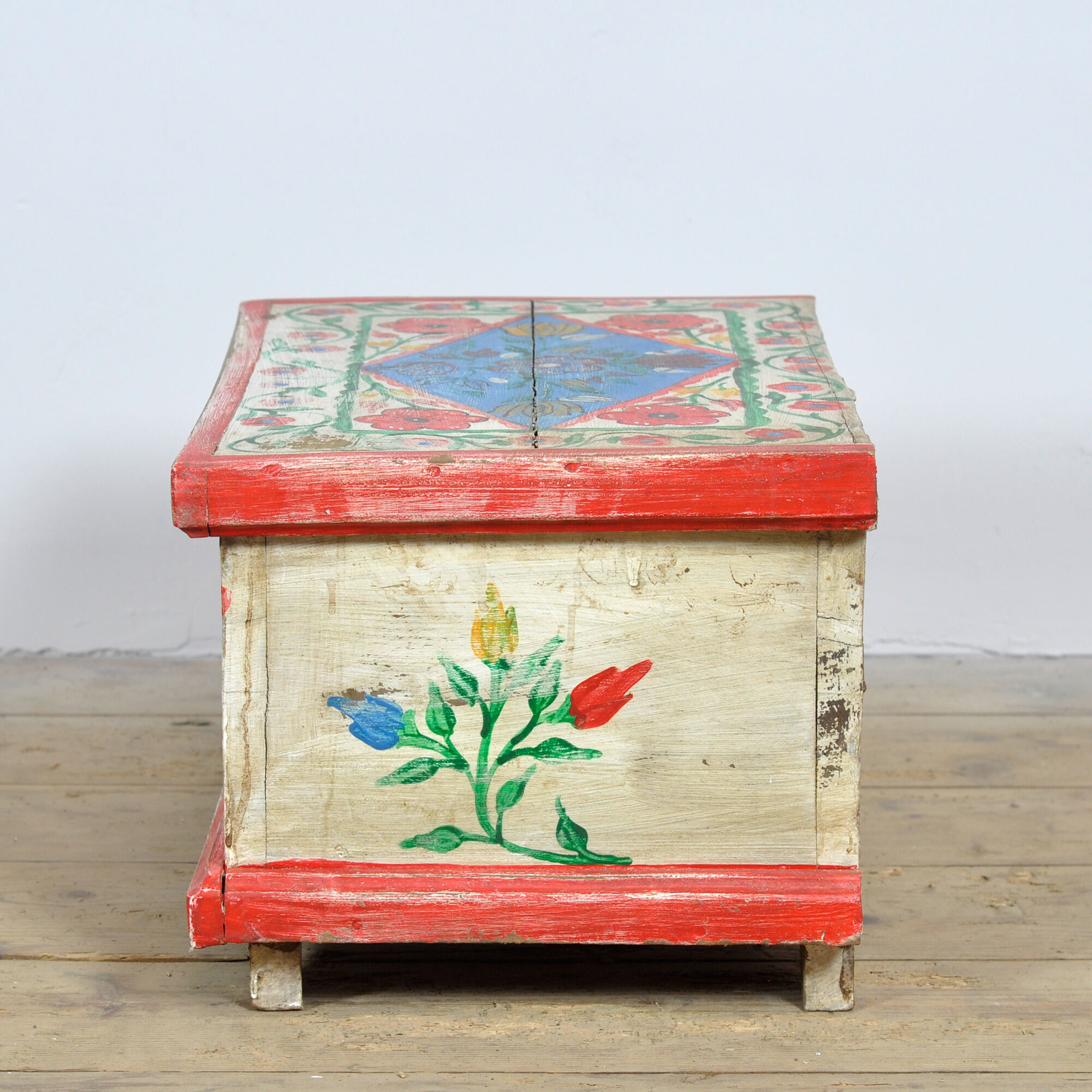petit coffre d'art populaire, vers 1950