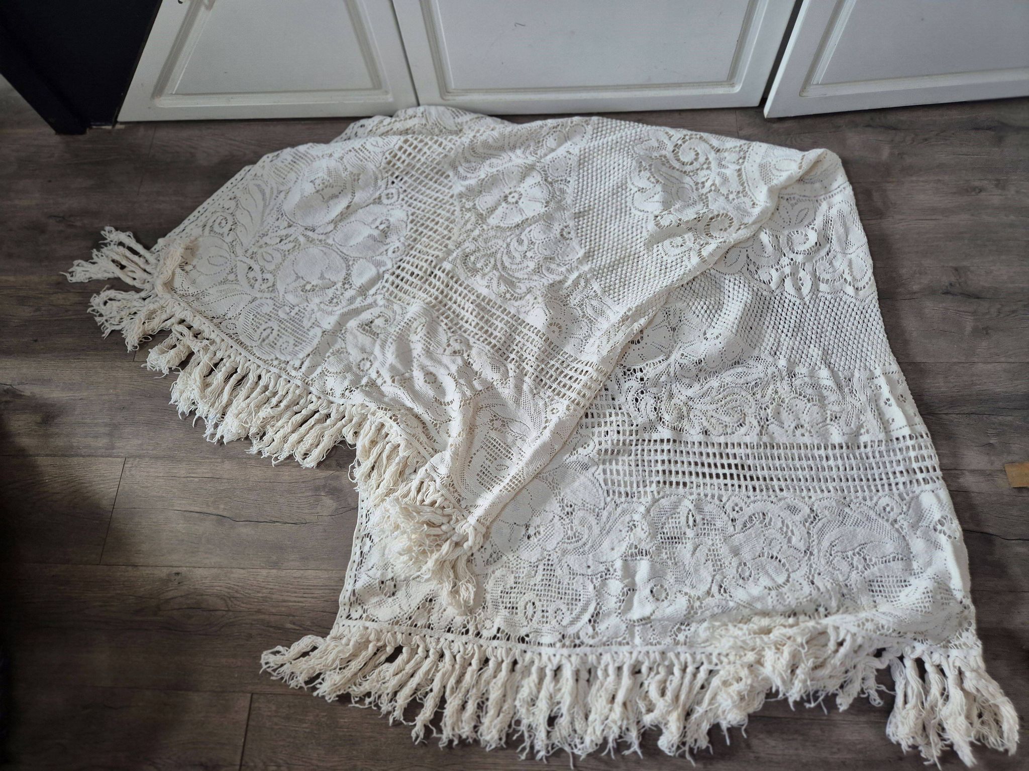 dessus de lit couverture vintage en crochet avec franges sur les bords