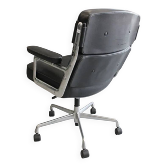 Fauteuil Charles & Ray Eames – Modèle Lobby Chair ES 104 – Édition Vitra