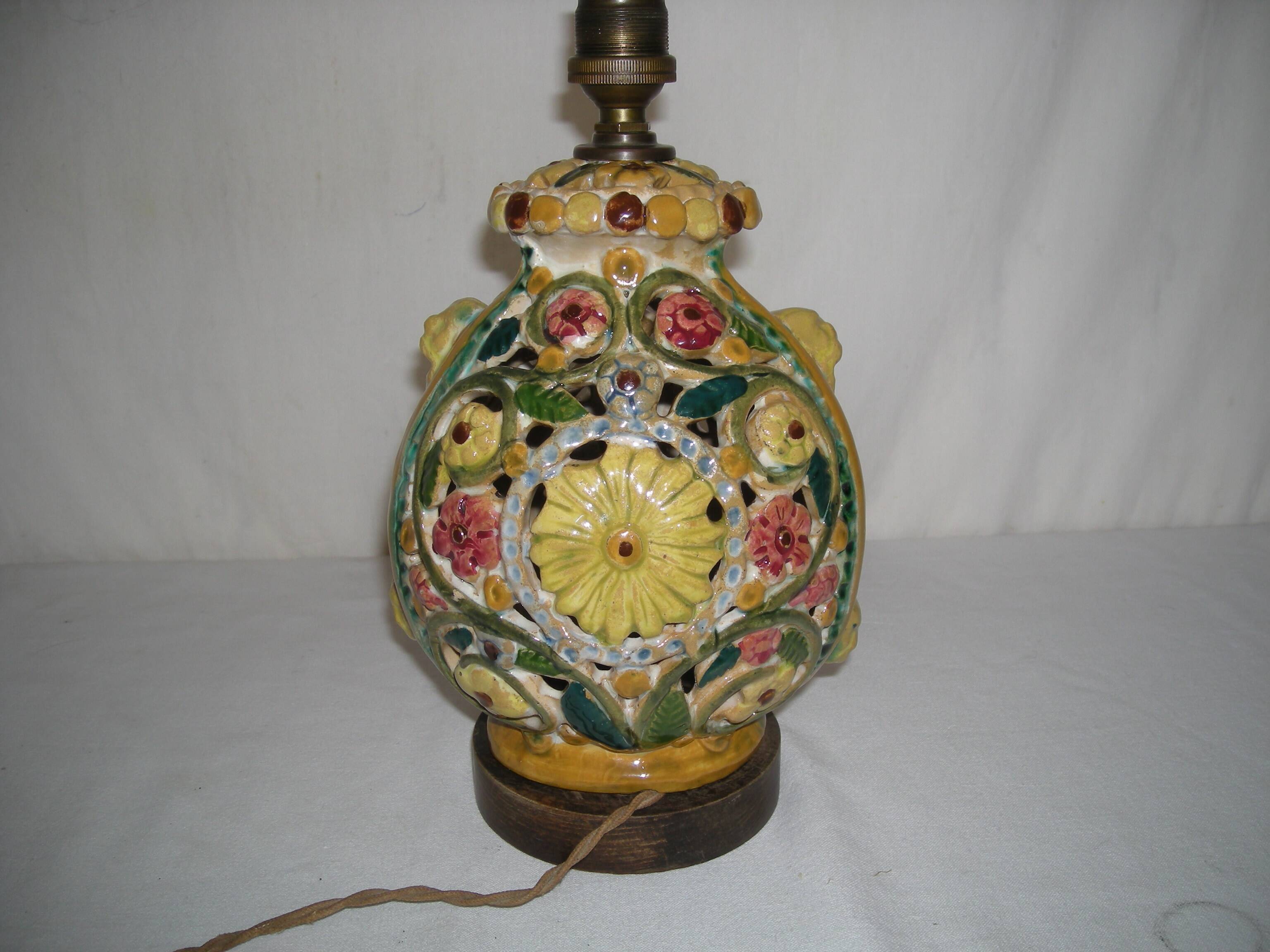 Openwork porcelain lamp base - Italy from the 1920s