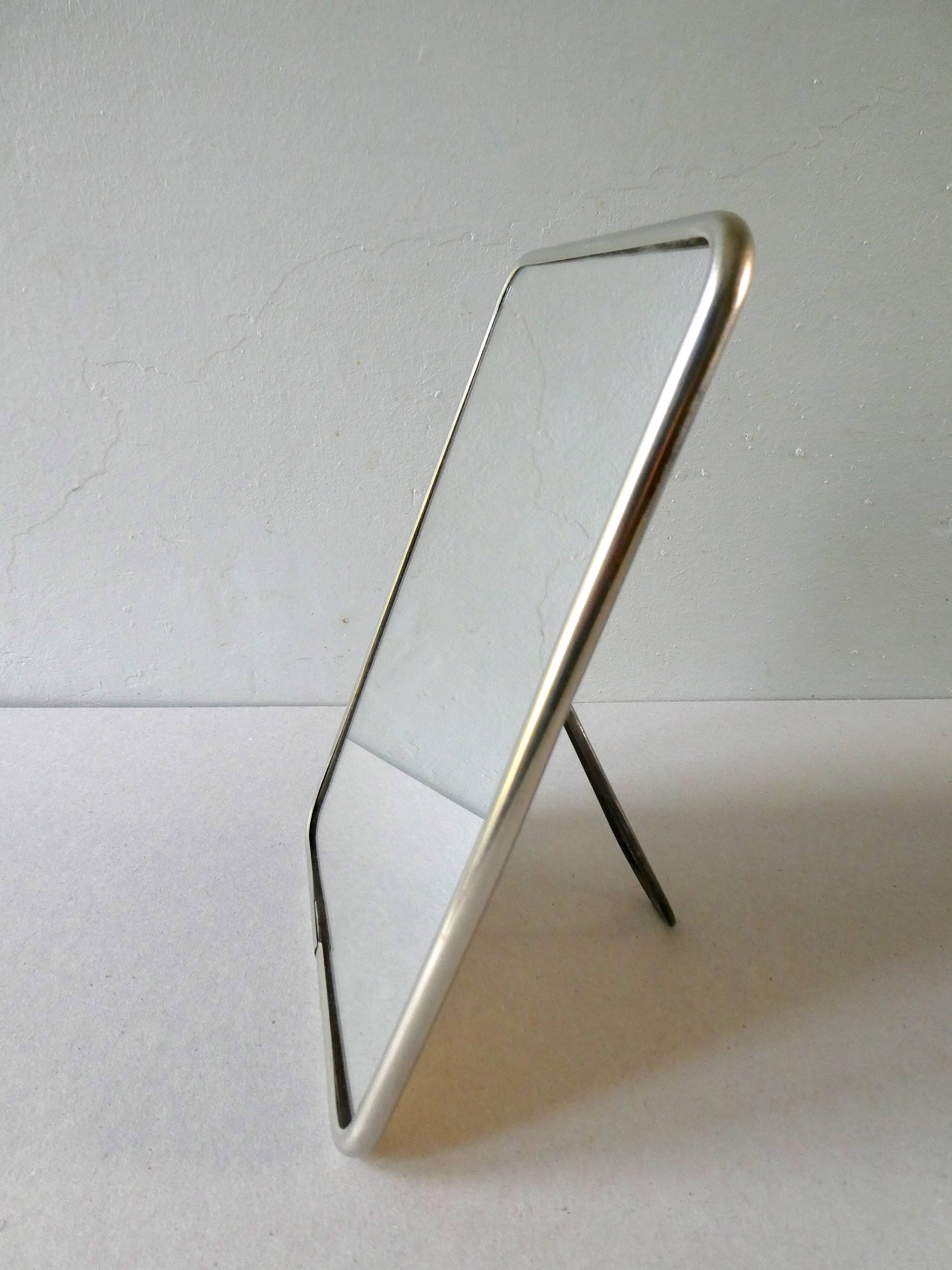 Barber's mirror, to hang or to be laid, 15 by 21 cm