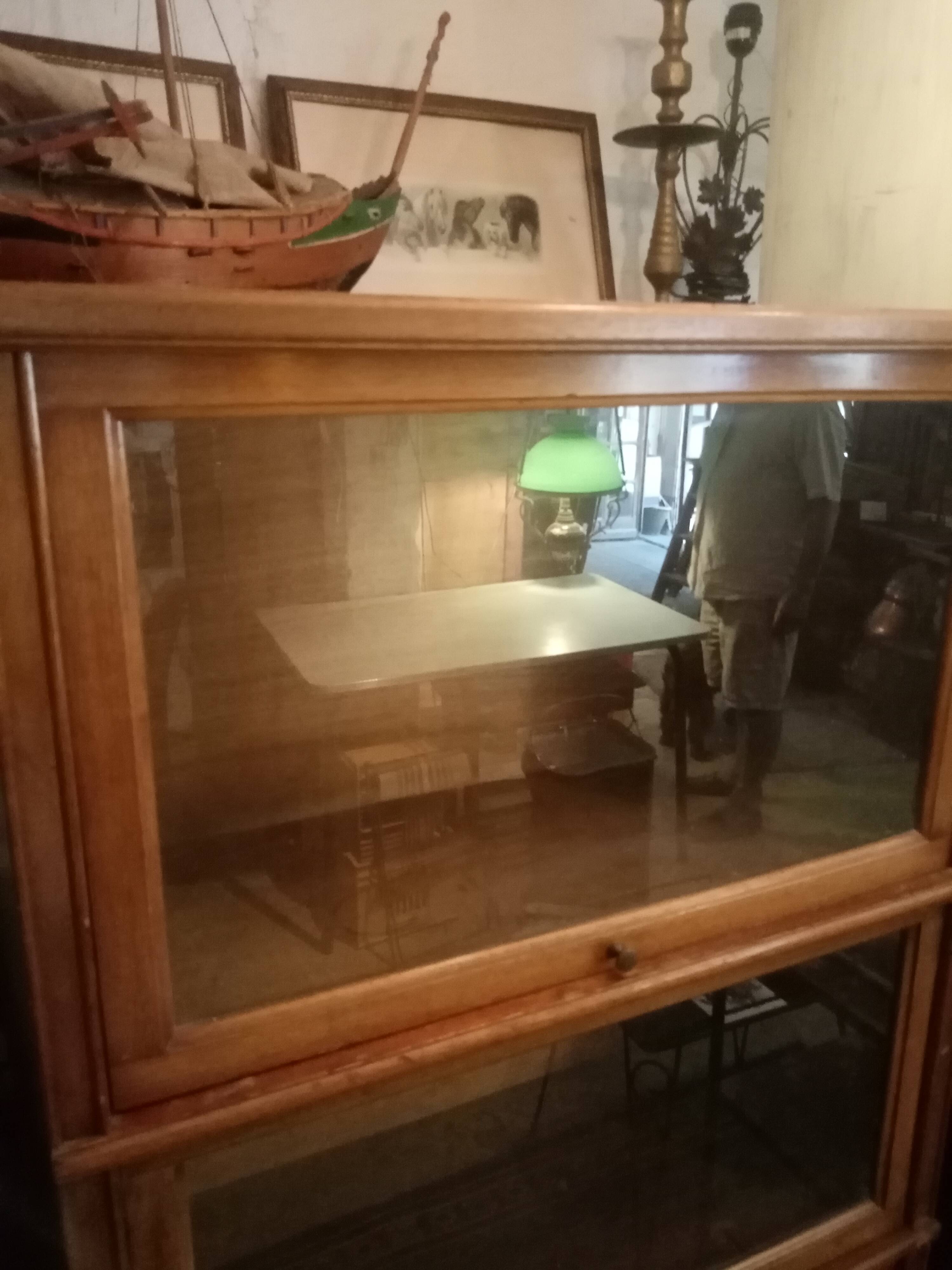 MD 3 glass box bookcase