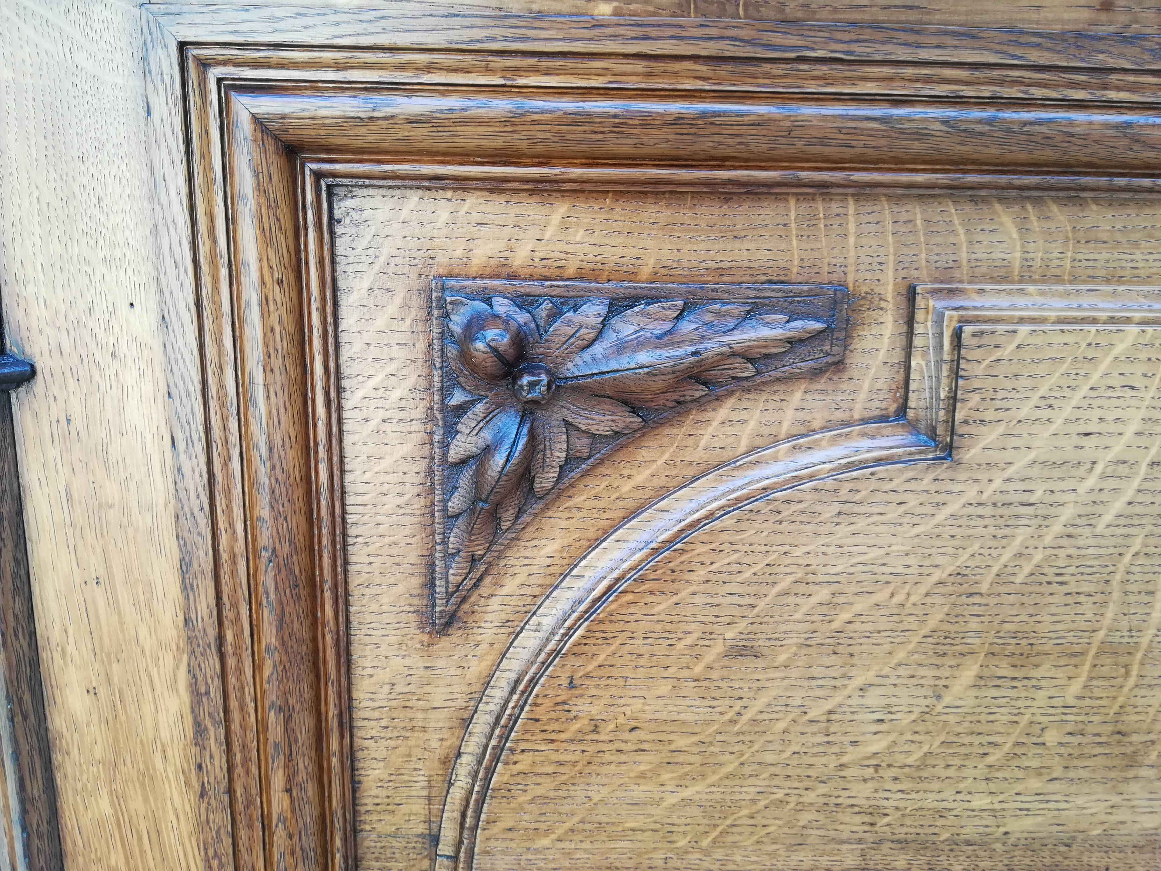 Oak counter