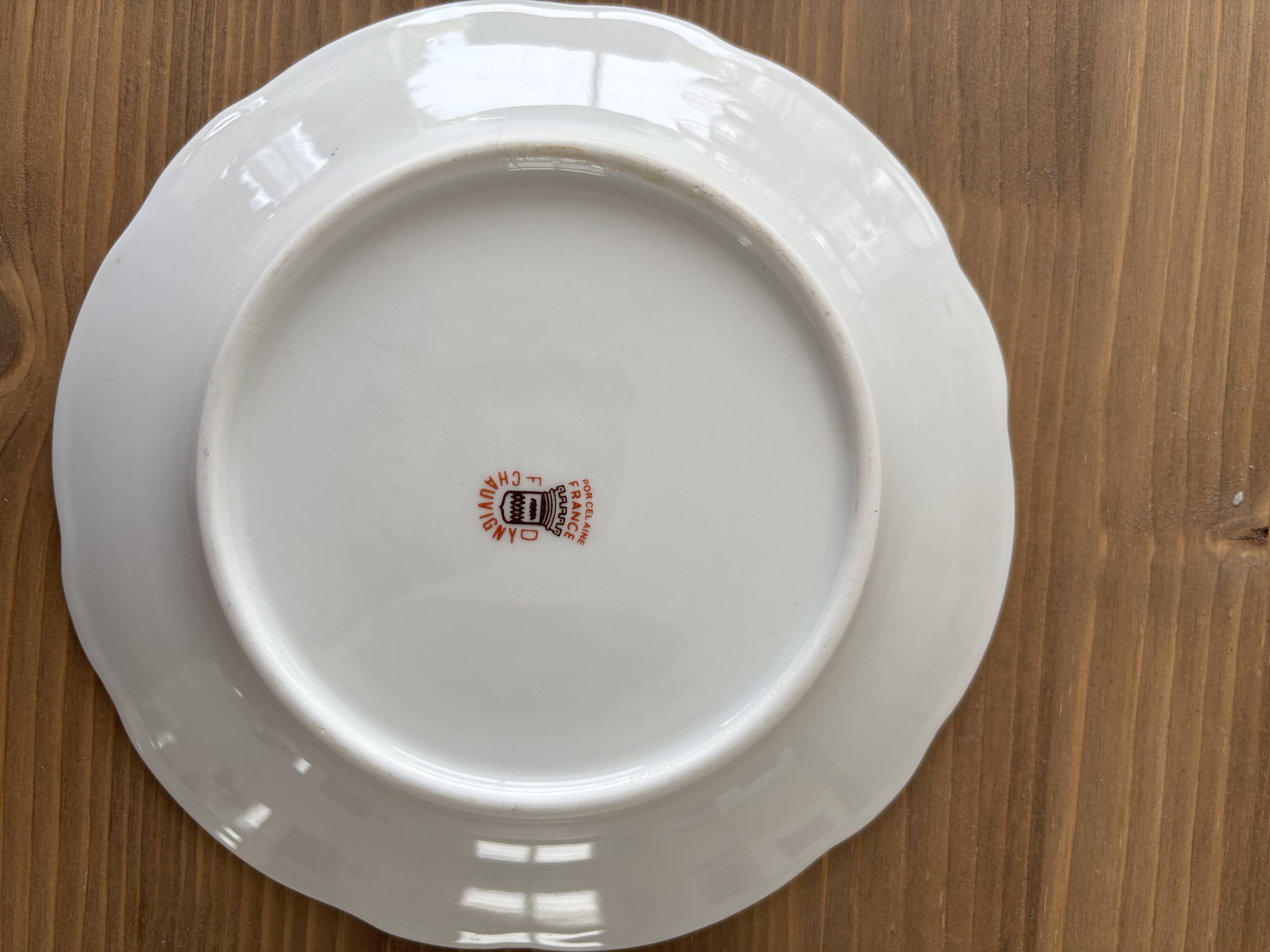 Porcelain plates
