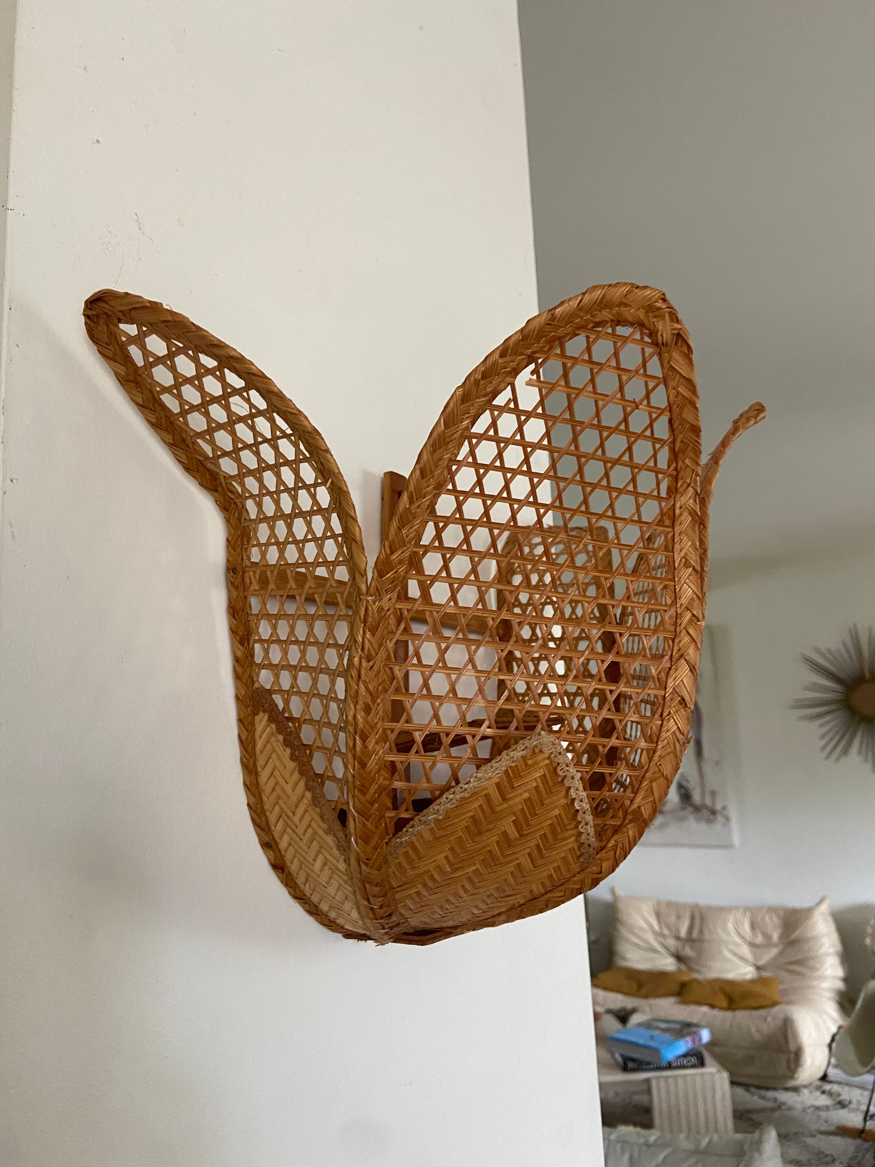 Flower wall lamp in vintage canning