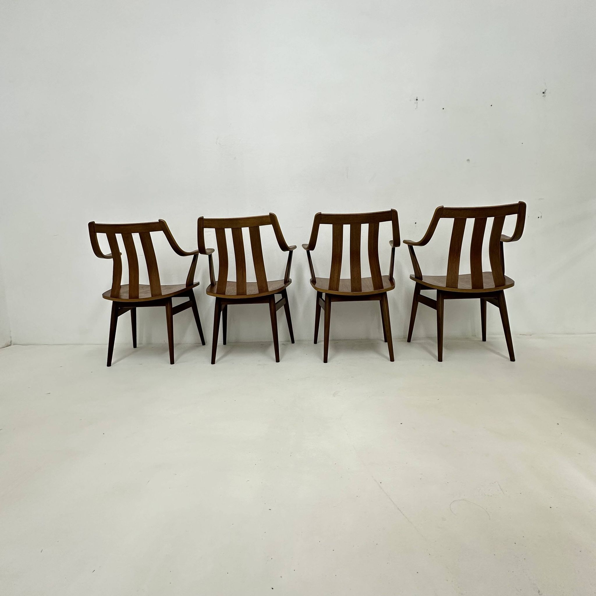Lot de 4 chaises de salle à manger en contreplaqué, années 1960