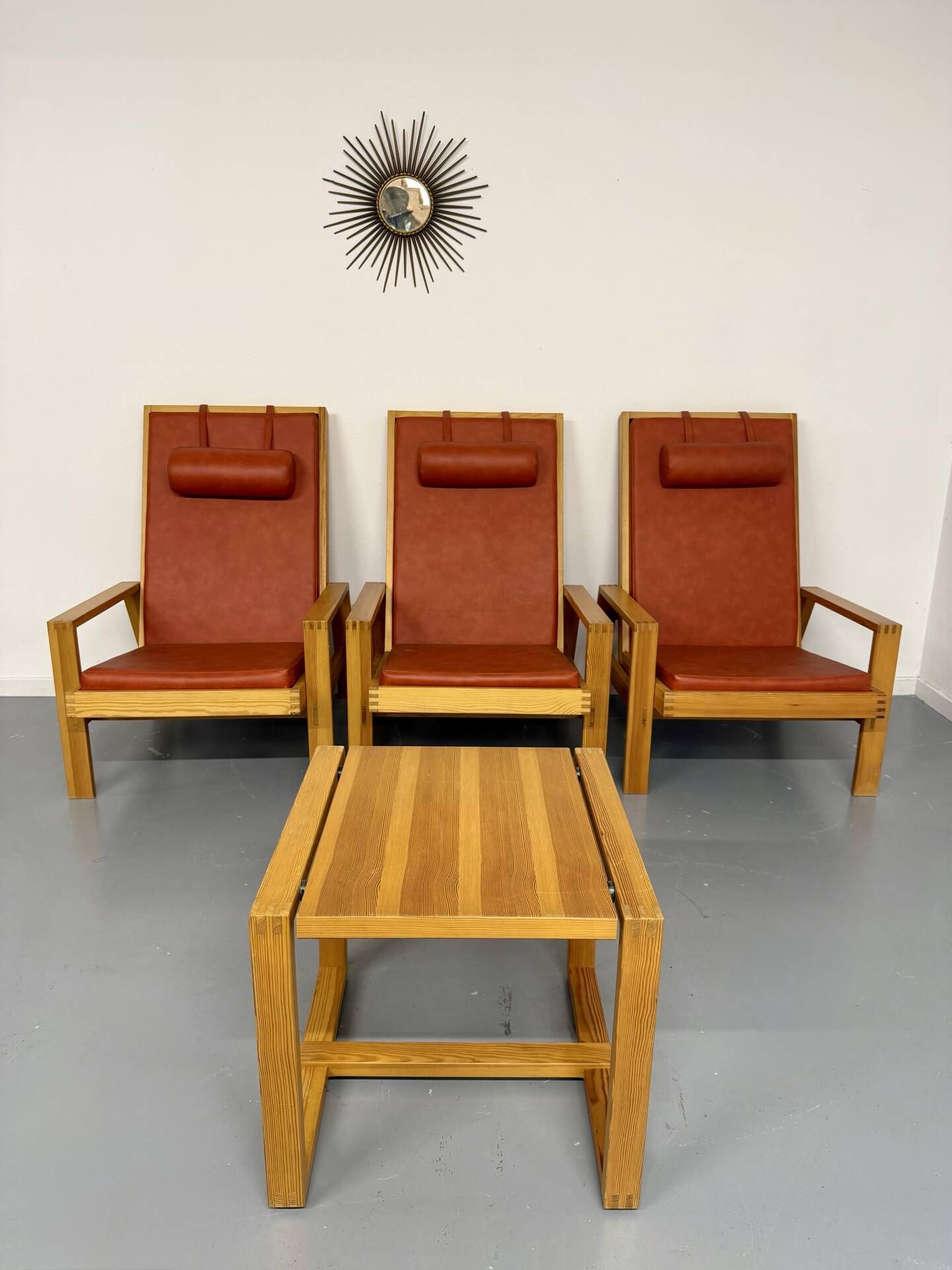 Ensemble salon en pin 3 fauteuils lounge et table design scandinave 70