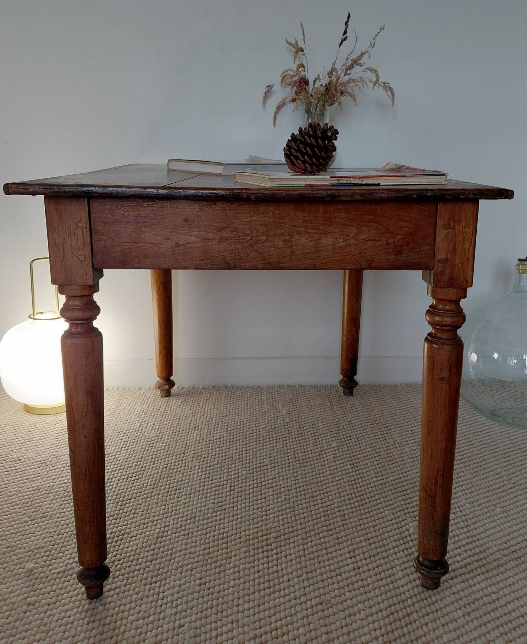 Table / Vintage cherry wood desk with turned legs – Natural patina