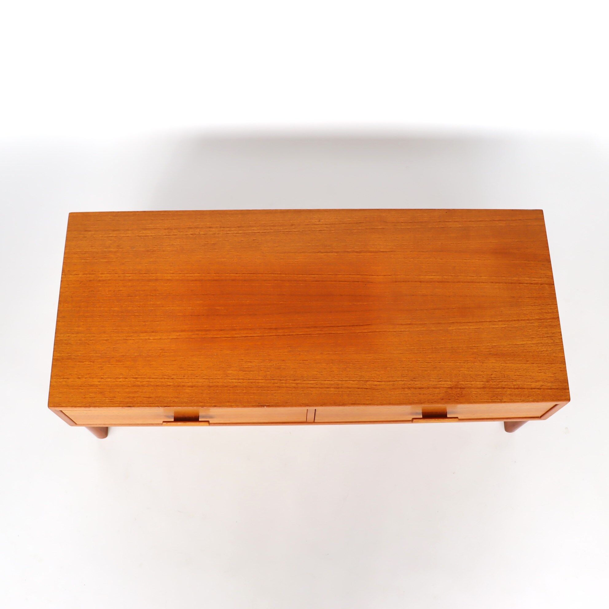 Commode basse scandinave