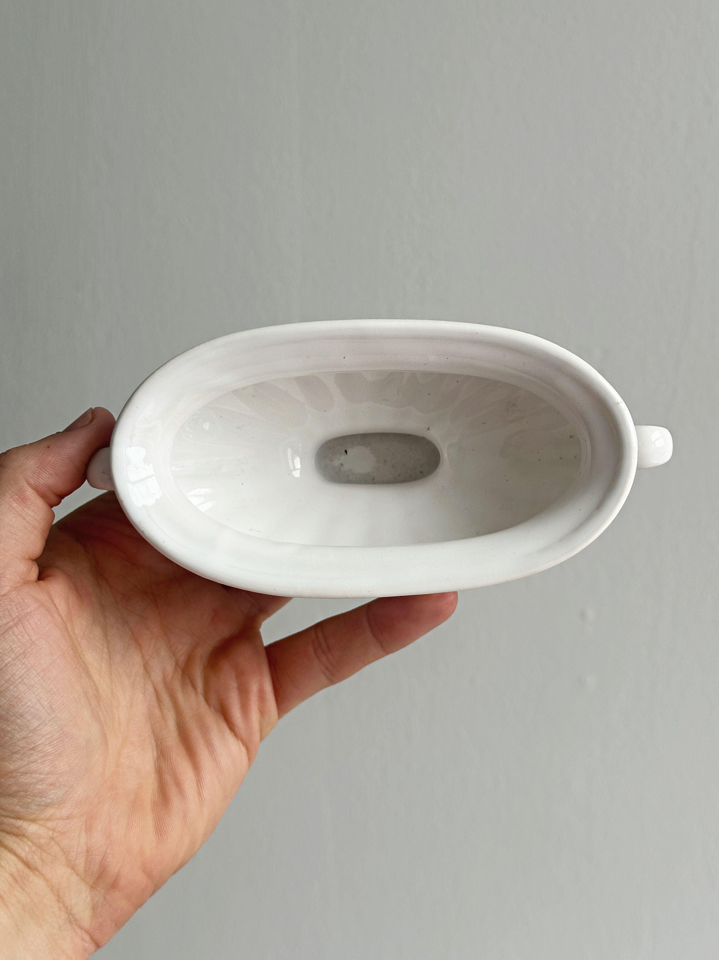 Vintage white porcelain cache-pot