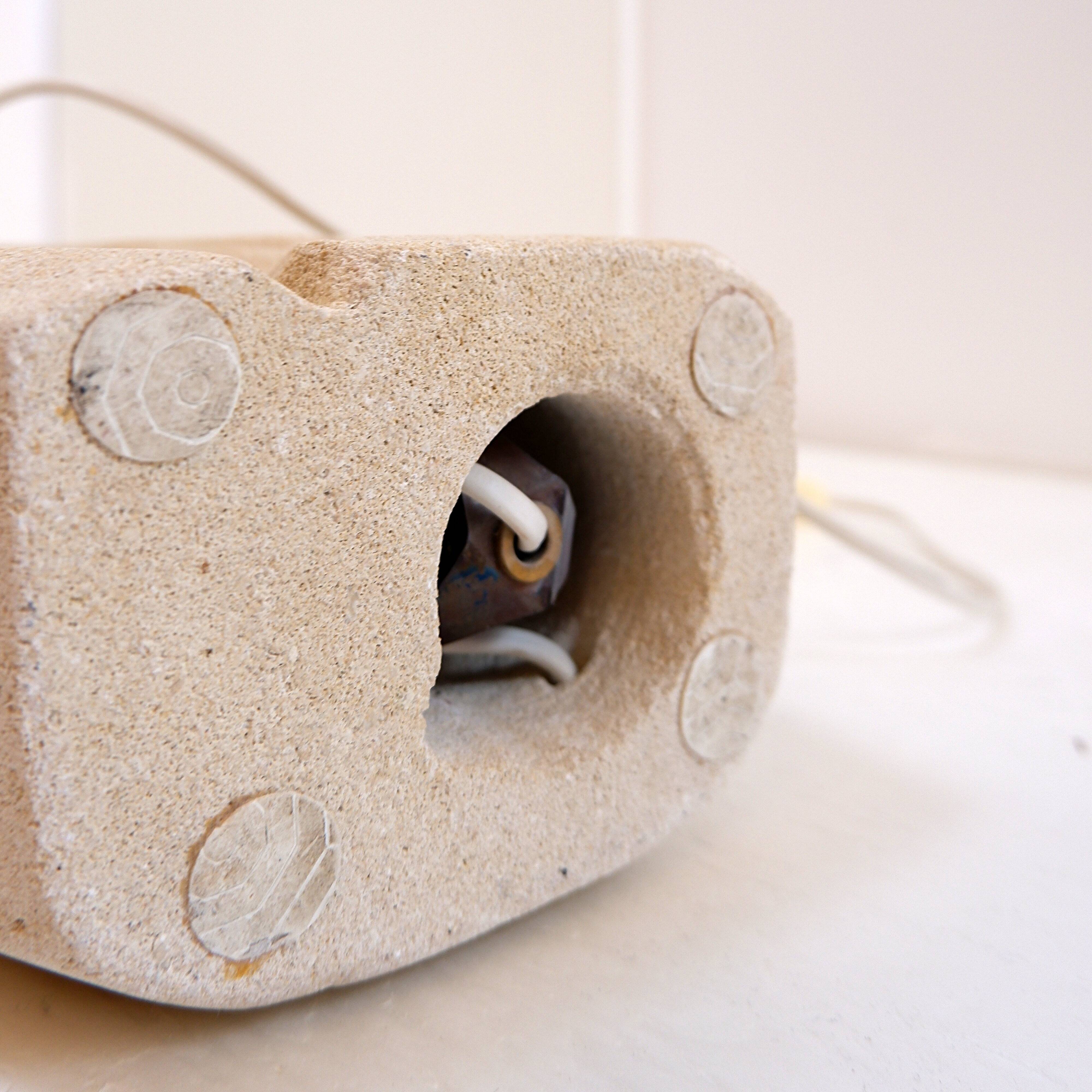 Brutalist carved stone table lamp - Circa 1980