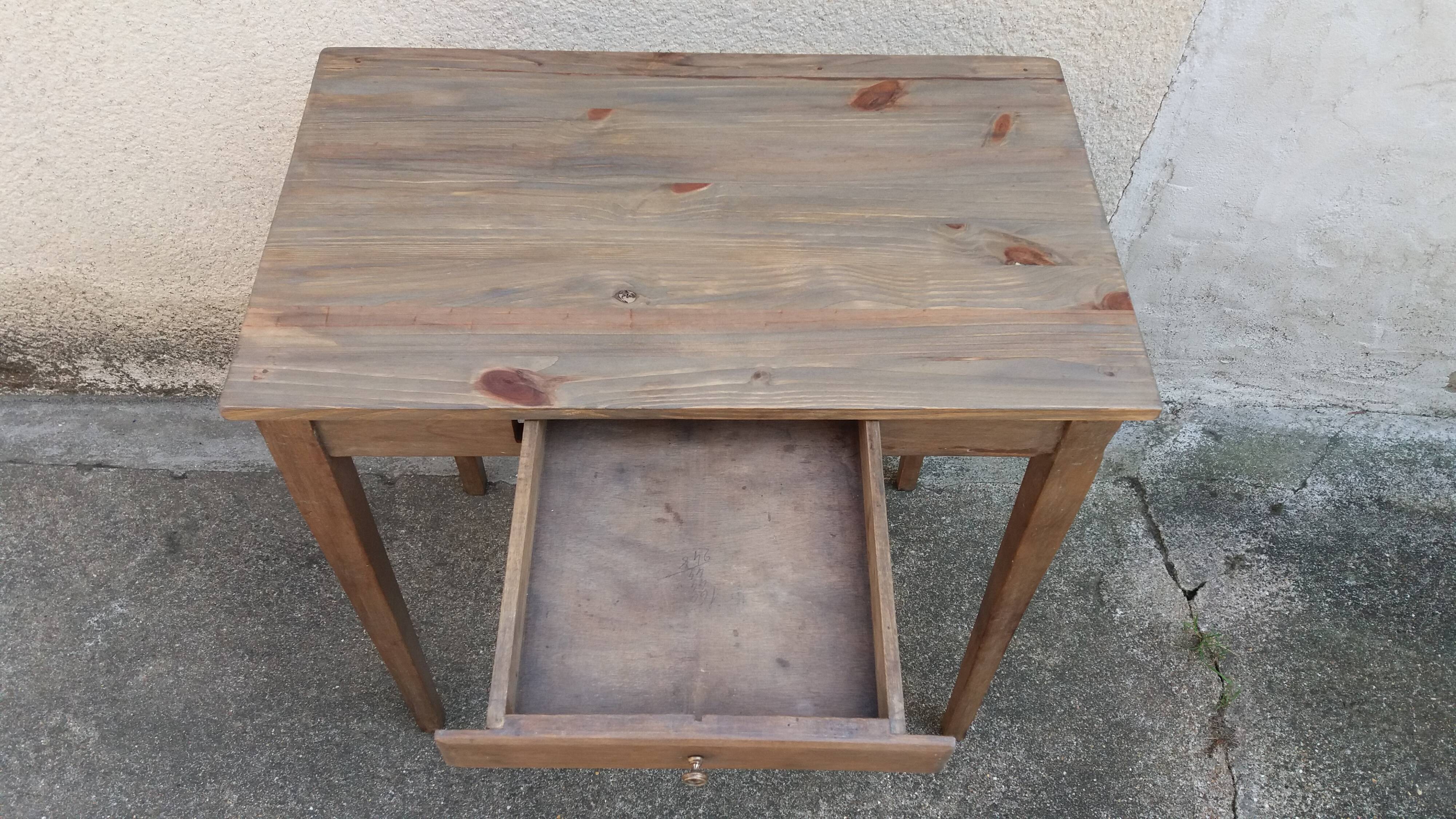 Table rustique d'appoint