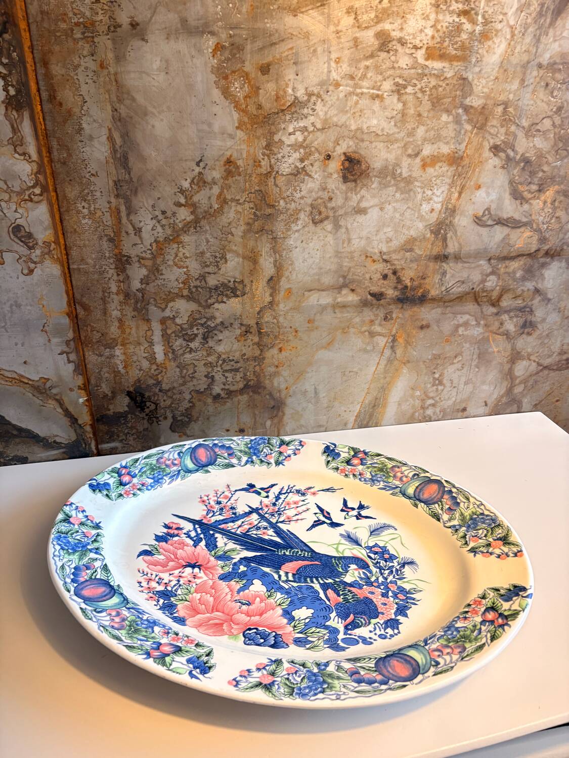 Large plate with bird motif, Stoviglierie pottery.