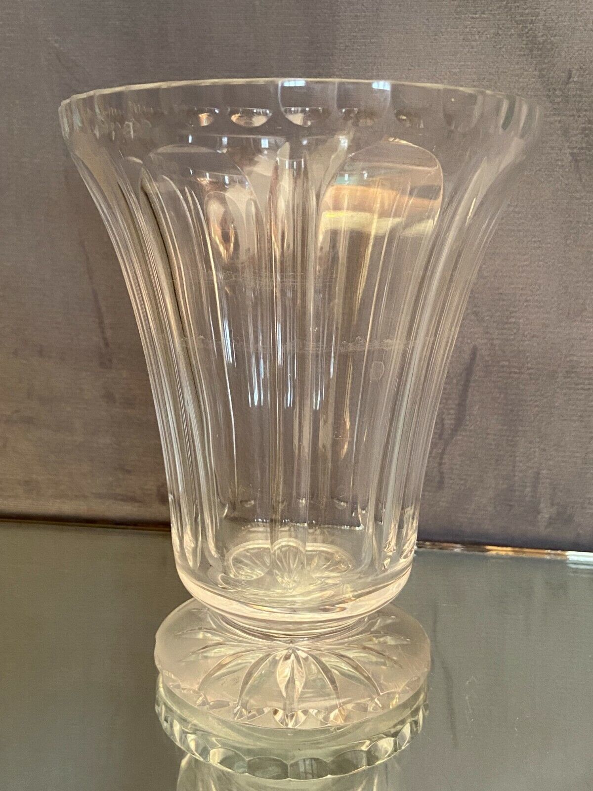 Vase on pedestal in cut crystal mid-twentieth century