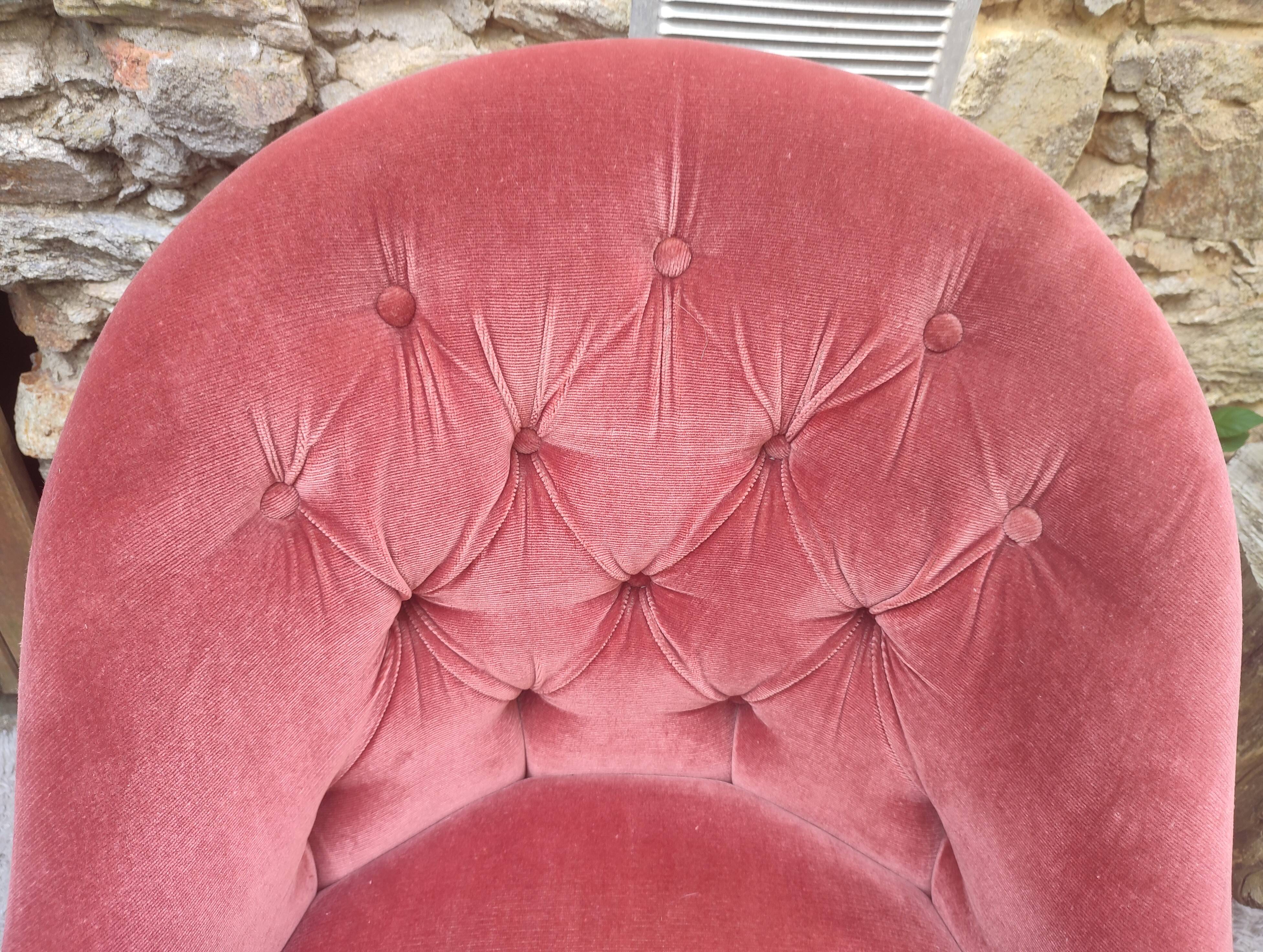 Pink velvet toad armchair