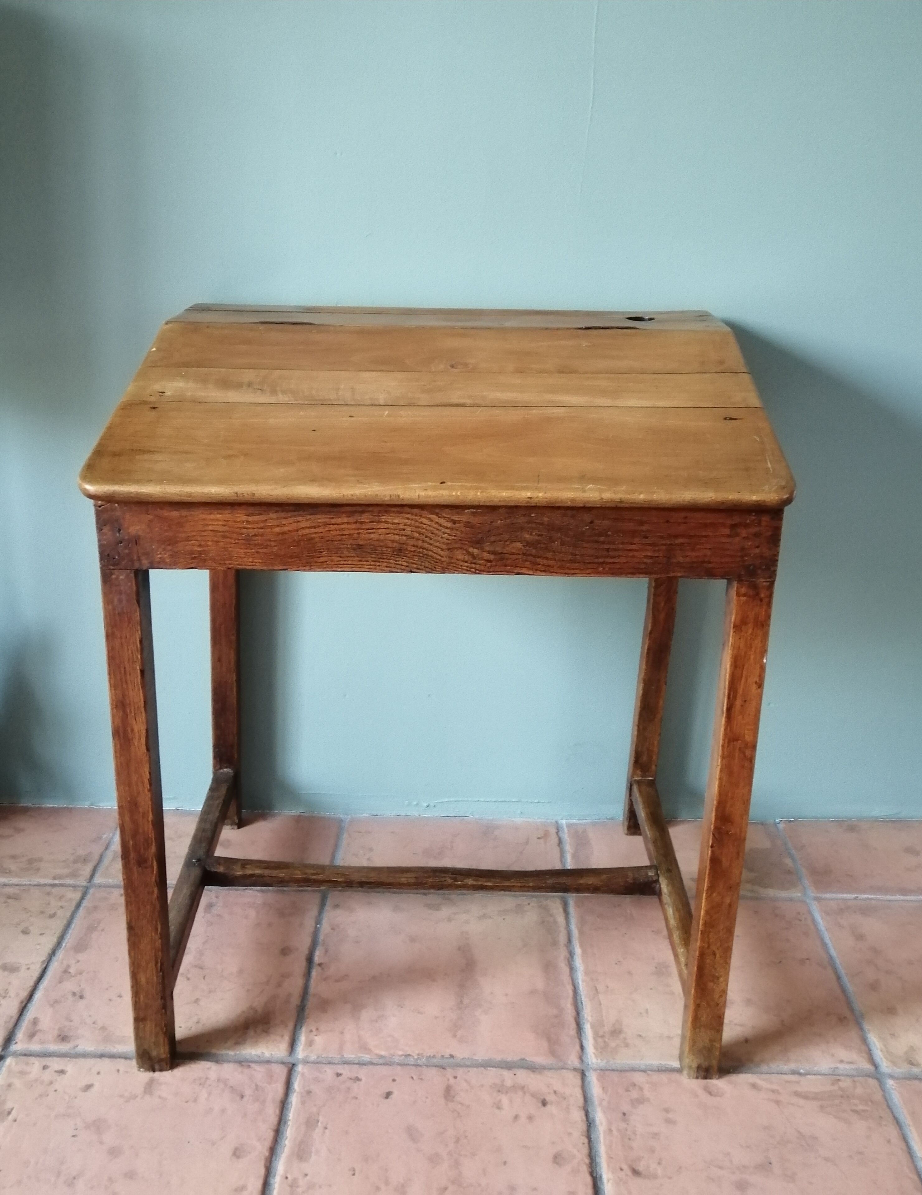 Pupitre d'écolier ancien