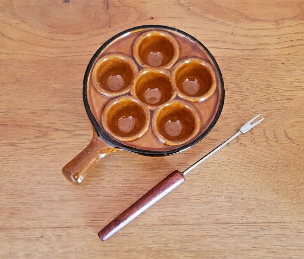 Set Of 4 Vintage French Escargot Snail Cook Pots 6 Snail Wells With Forks 3488