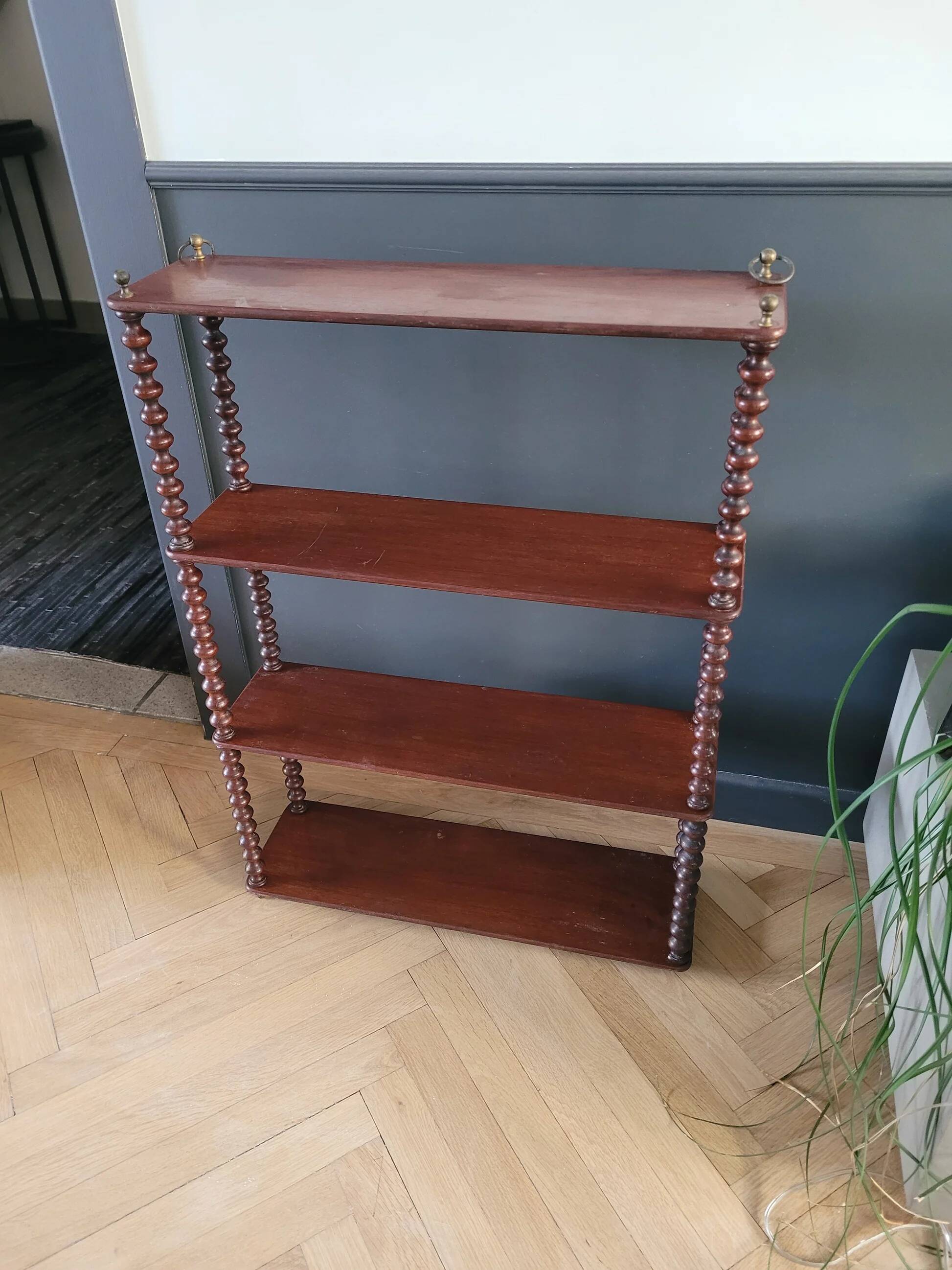 Mahogany "bobbin turned" beaded wood shelf