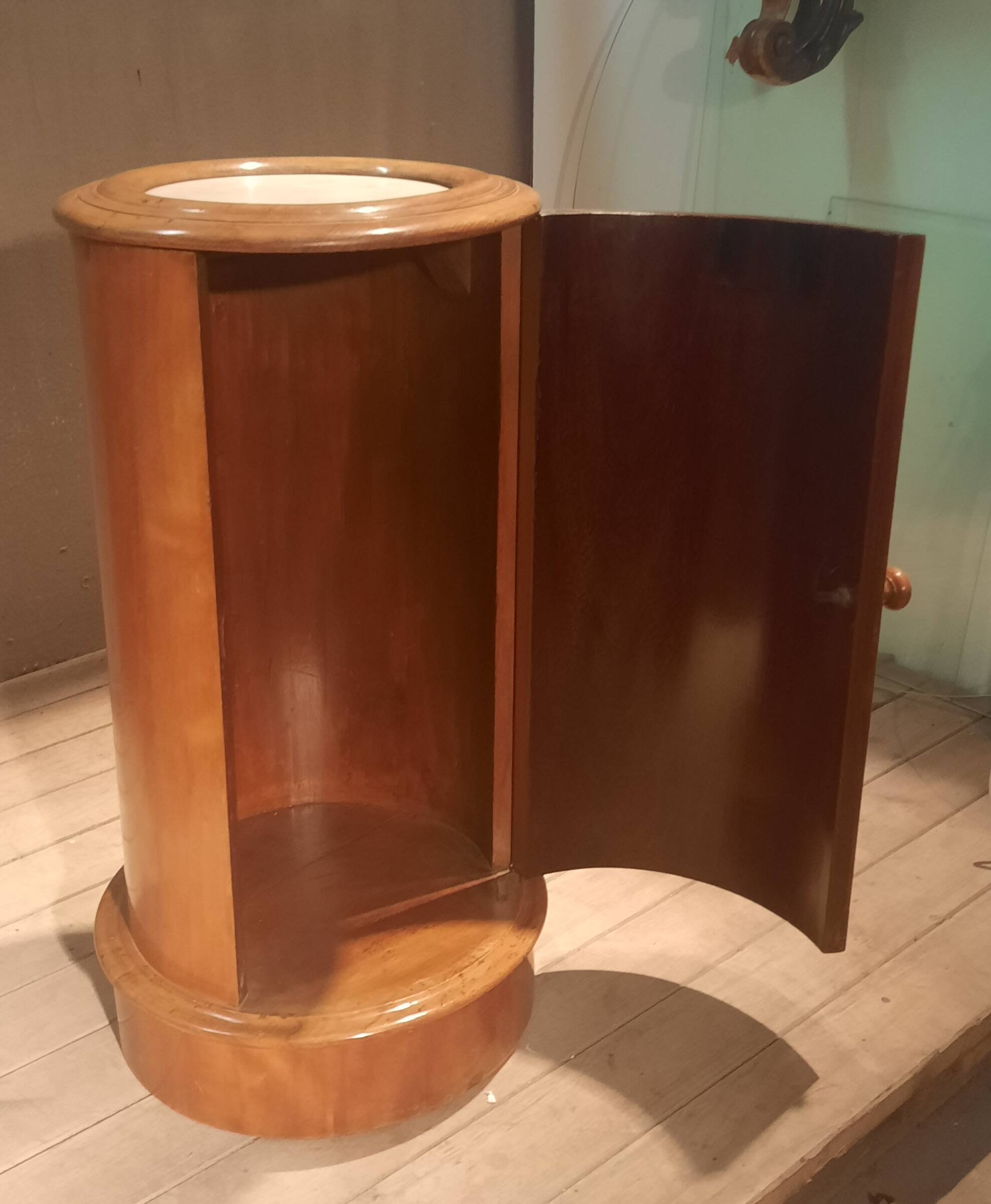 Nineteenth-century light wood sleeper