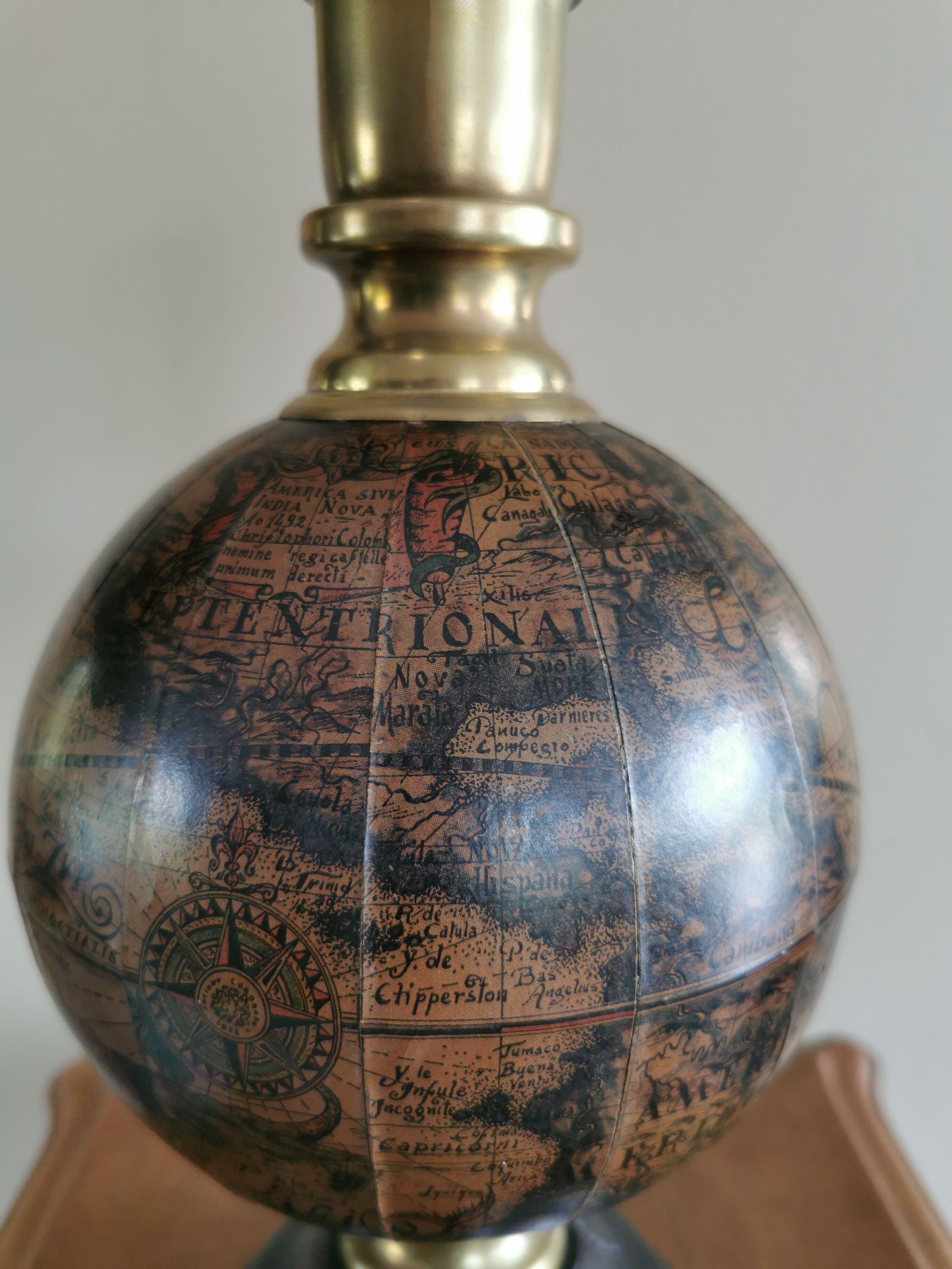 Vintage globe lamp base
