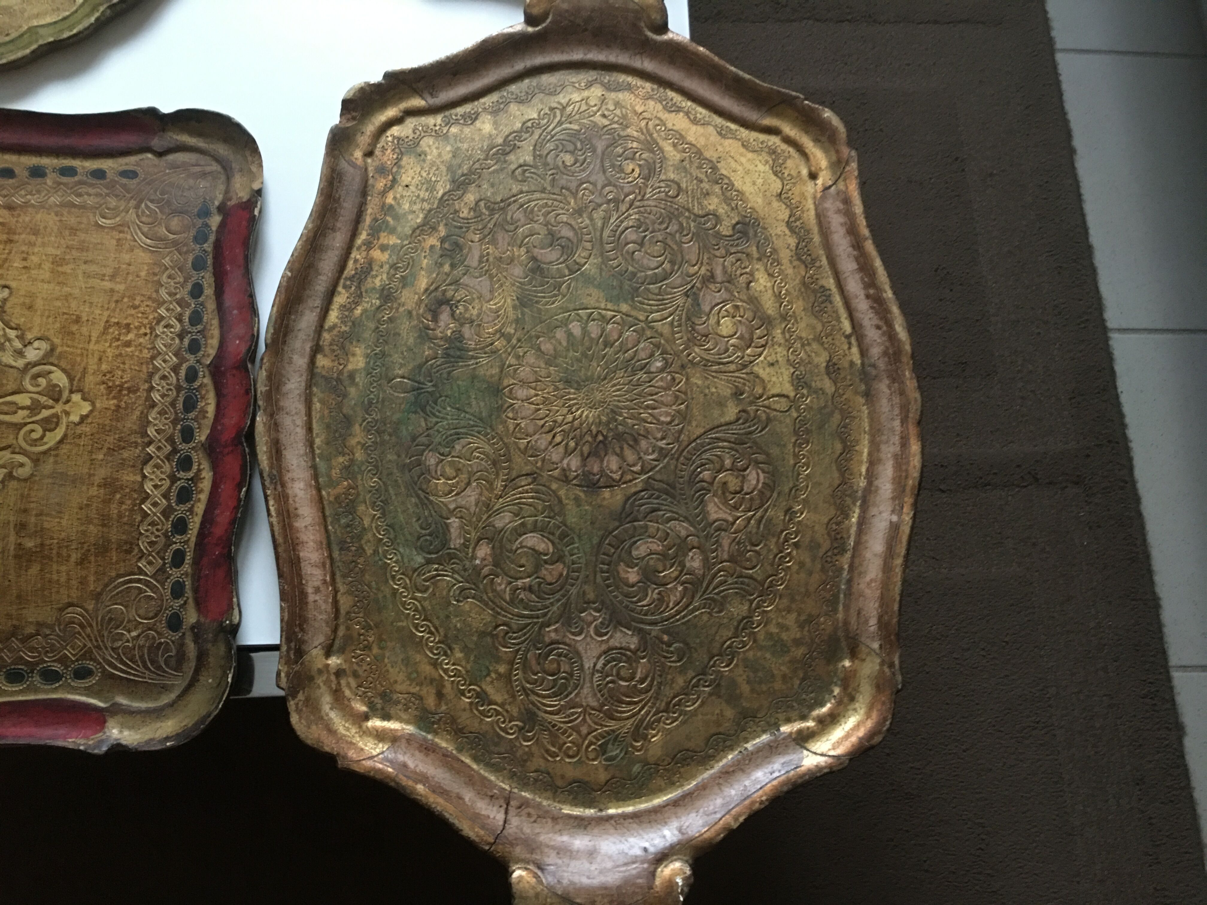 Lot de 4 plateaux florentins