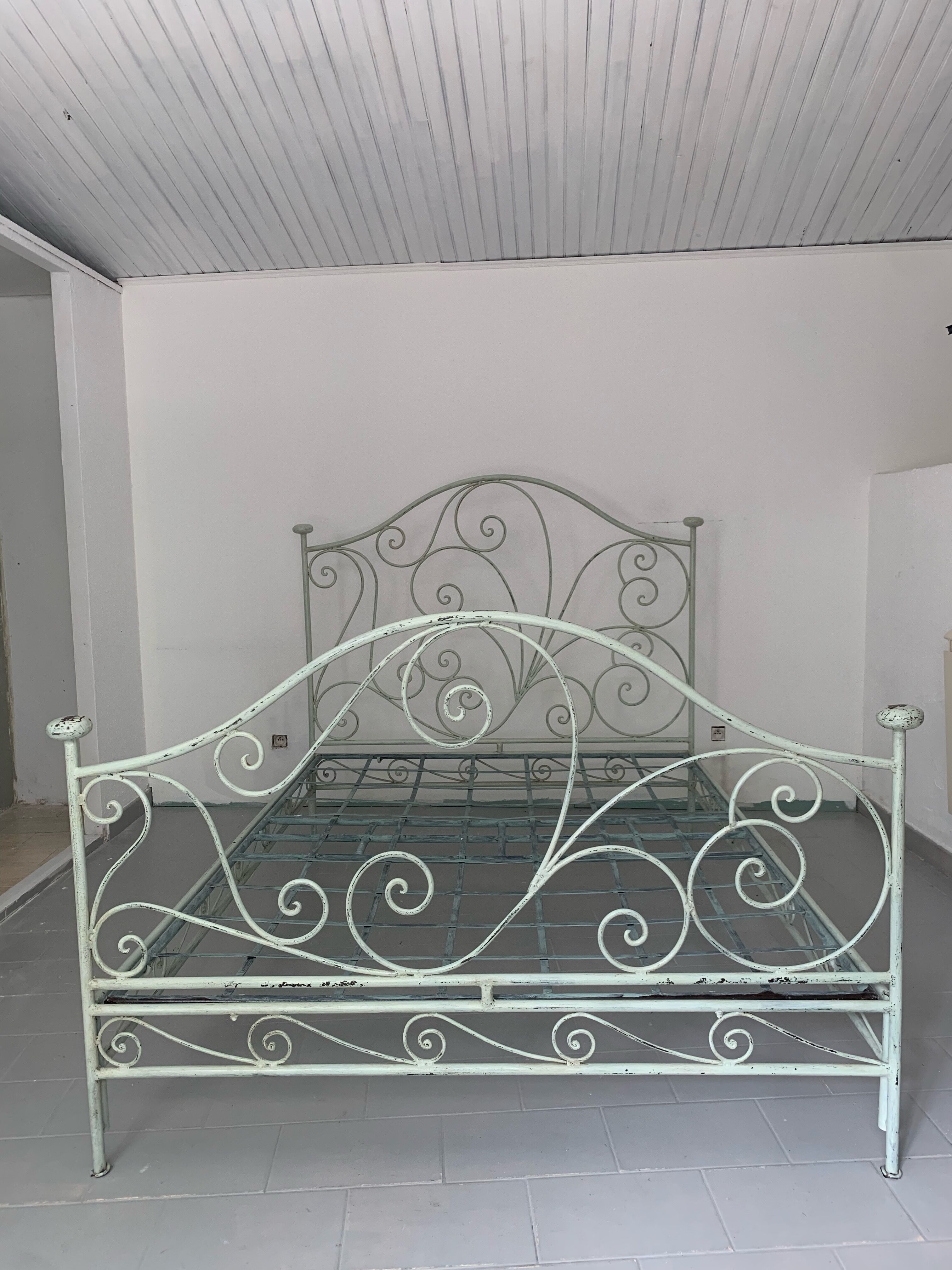 Wrought iron bed