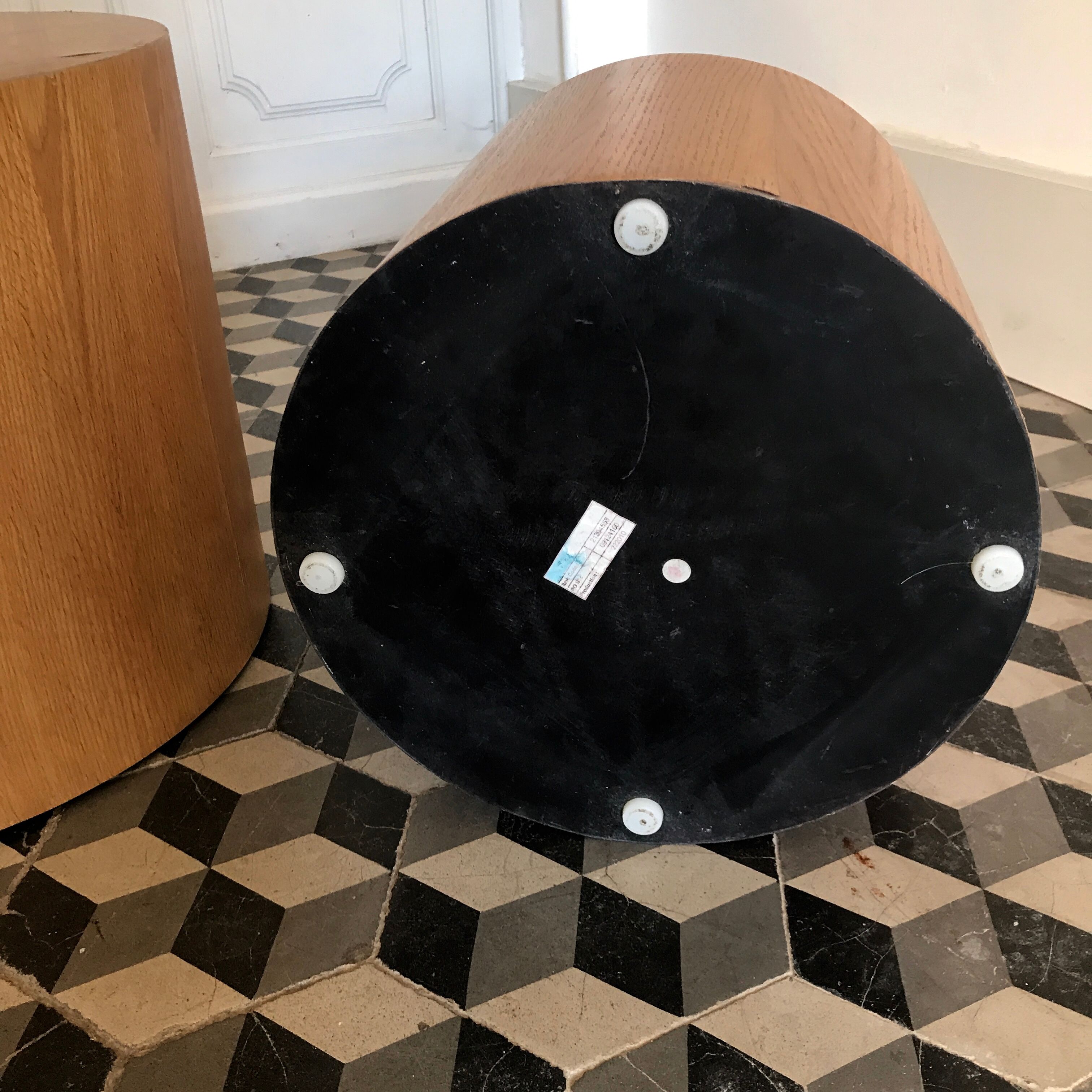 Wooden cylindrical sofa tips