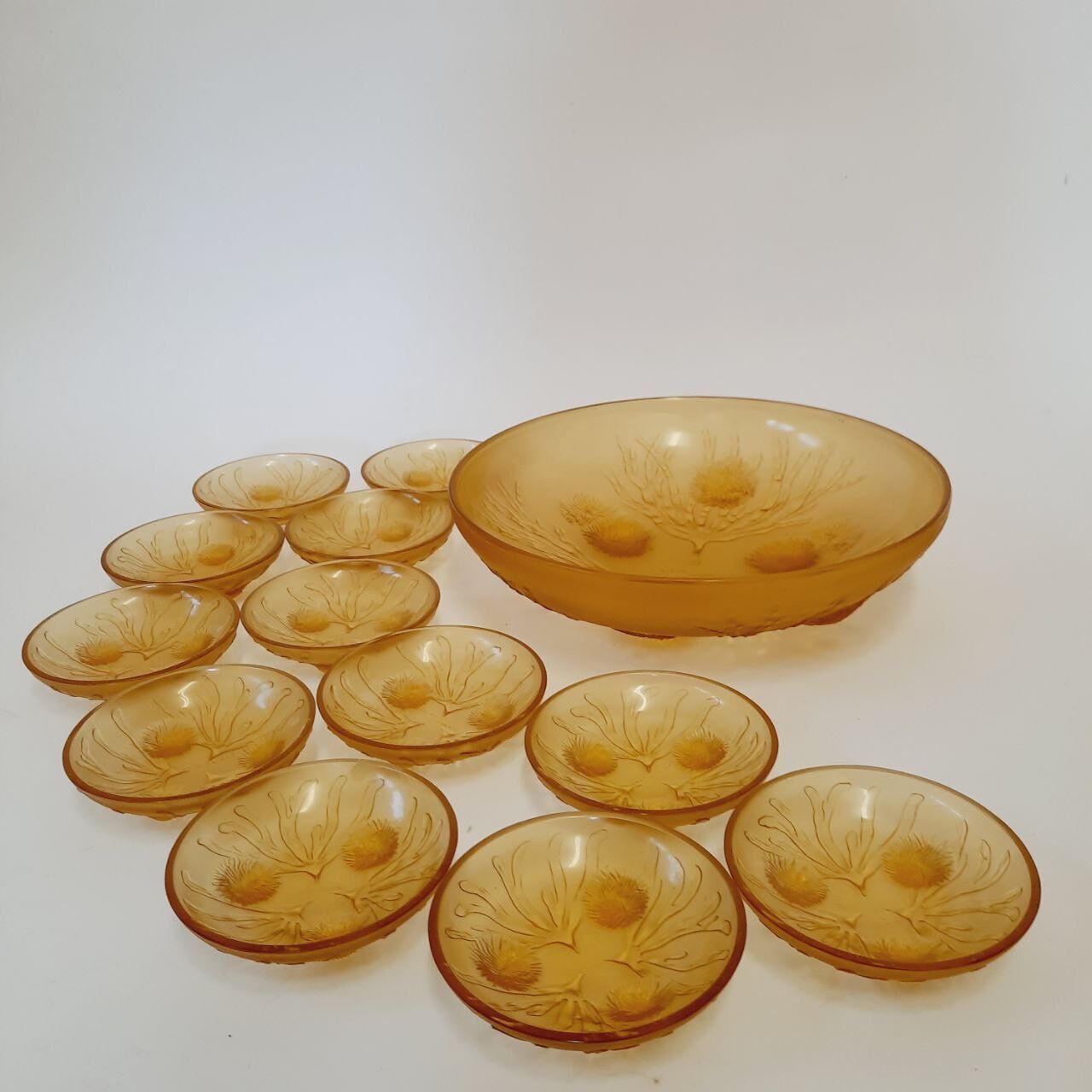 Centerpiece with 12 cups, opalescent glass, Sabino France 1930
