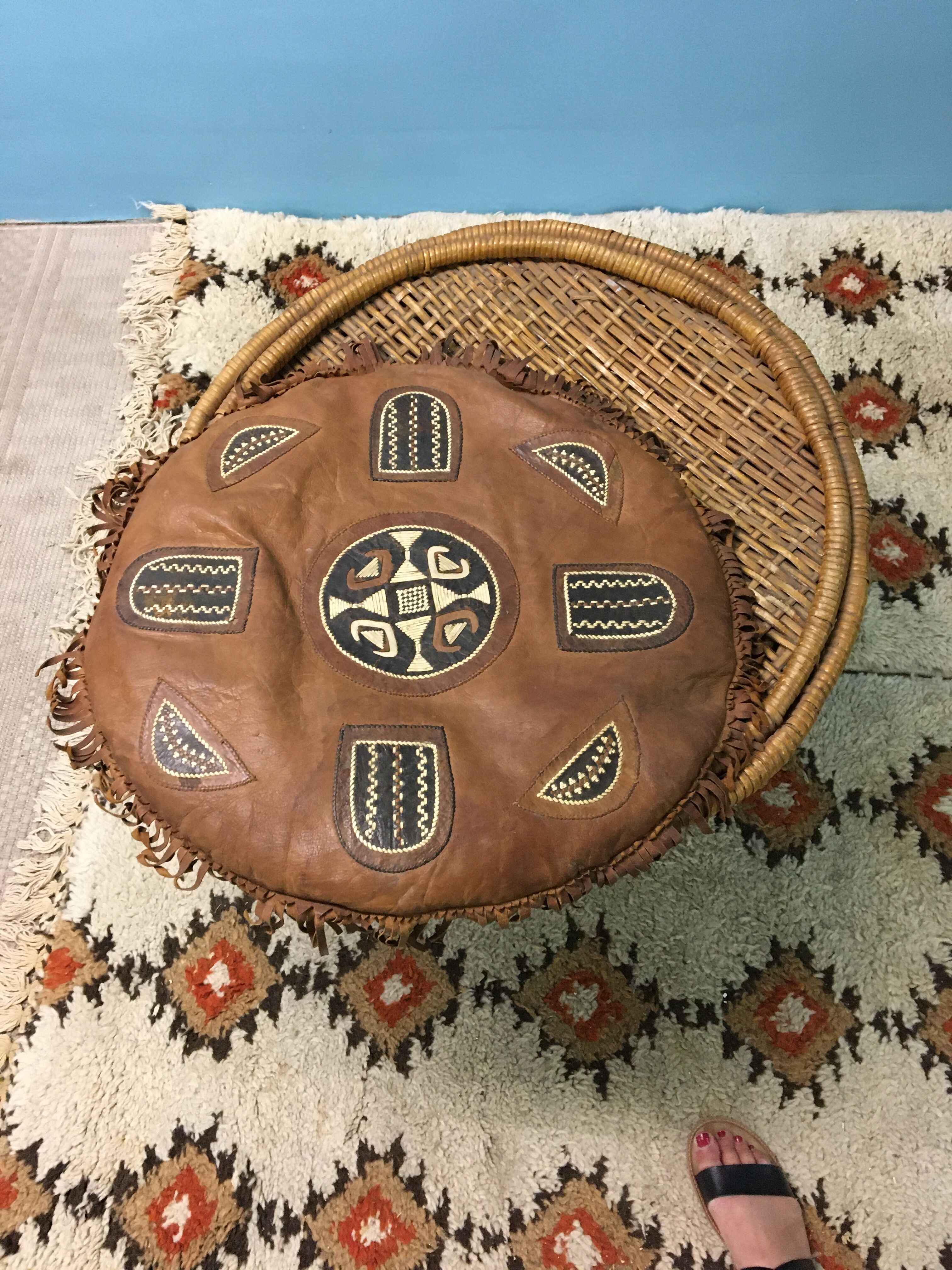 Table basse tam-tam en rotin vintage