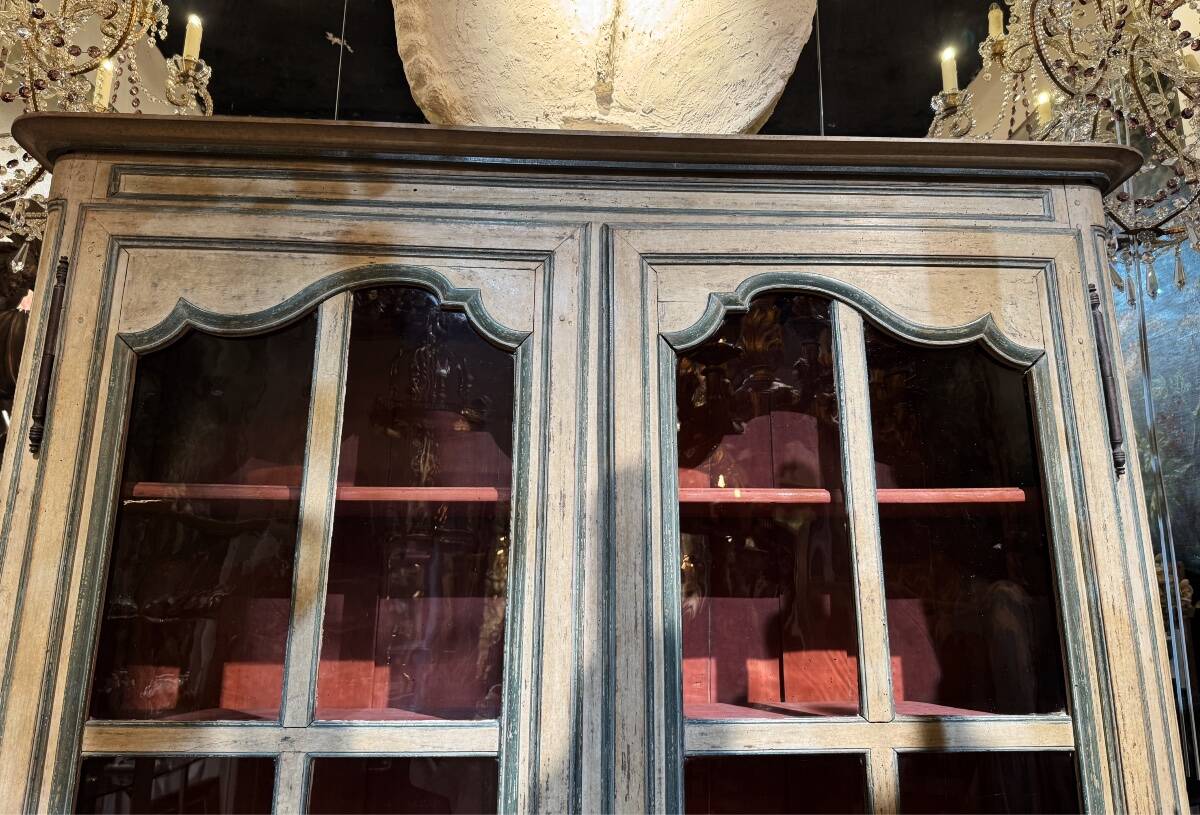 18th-century Provençal library in painted wood