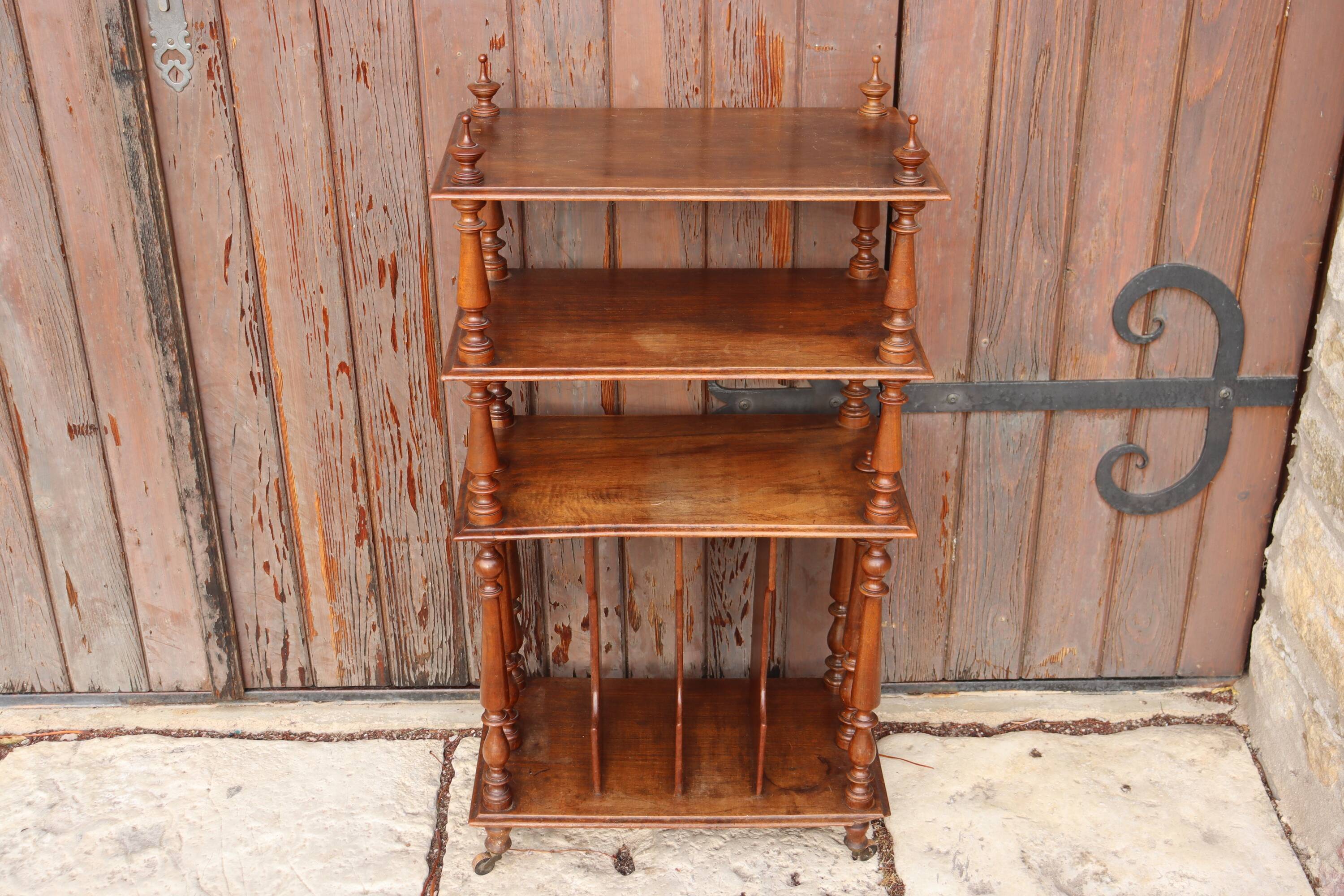 Early 20th century freestanding shelf