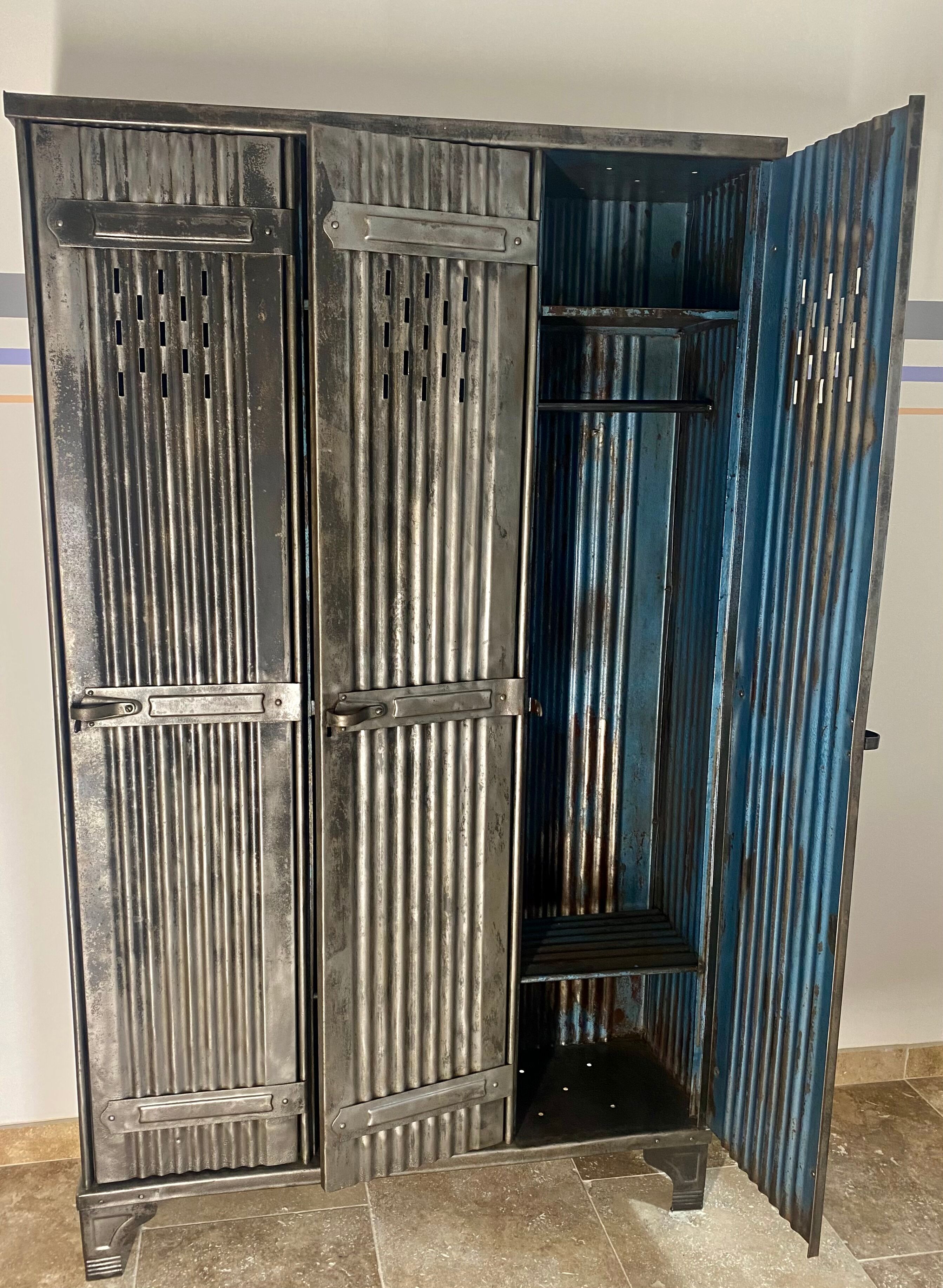 Restored Strafor corrugated iron cloakroom