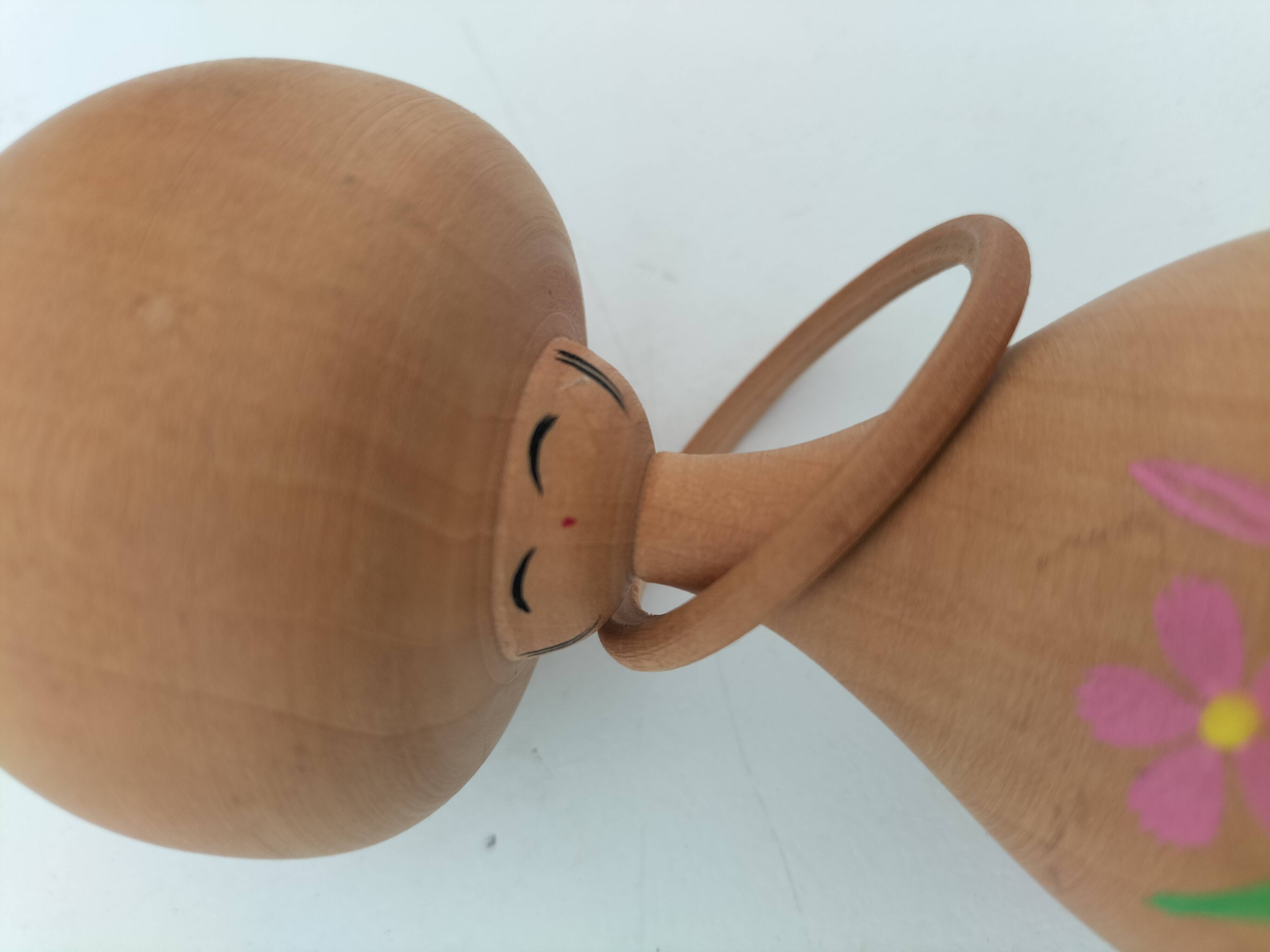 Kokeshi japonaise vintage Ōkura – anneau mobile