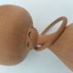 Kokeshi japonaise vintage Ōkura – anneau mobile