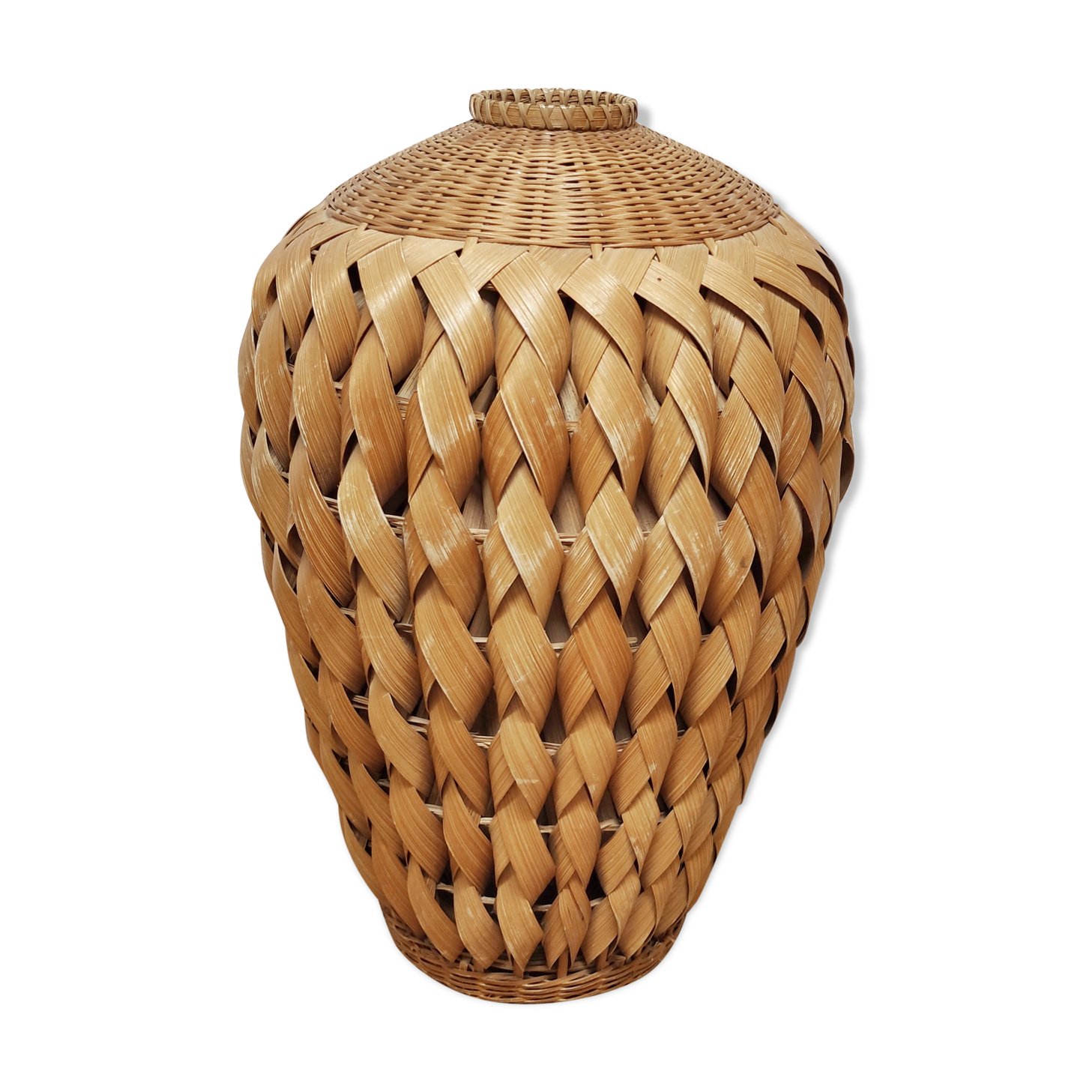 Vase in braided bamboo leaves