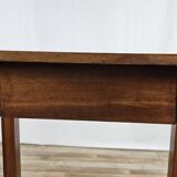 Table basse en noyer massif avec tiroir du début du 20ème siècle