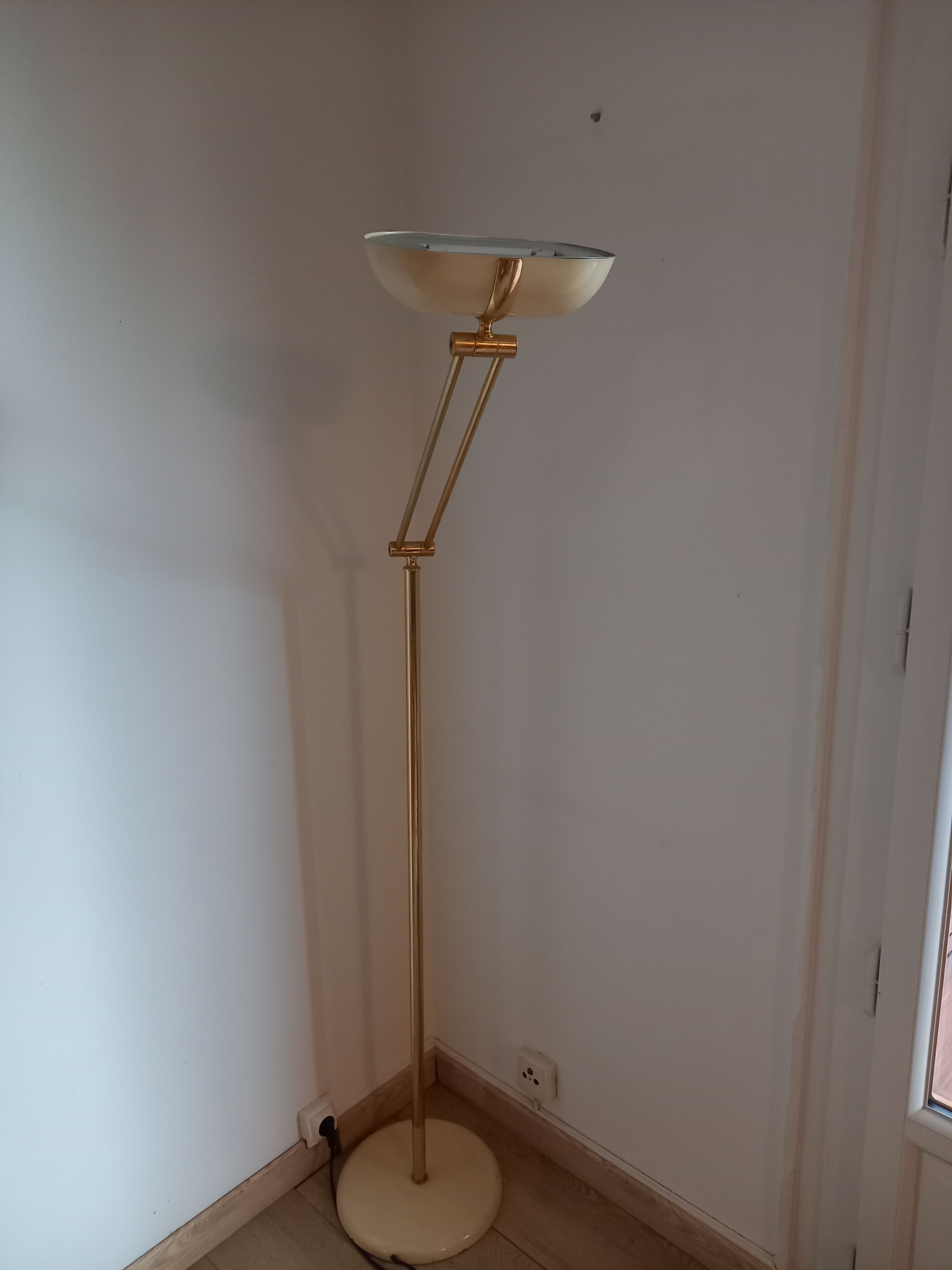 Floor lamp