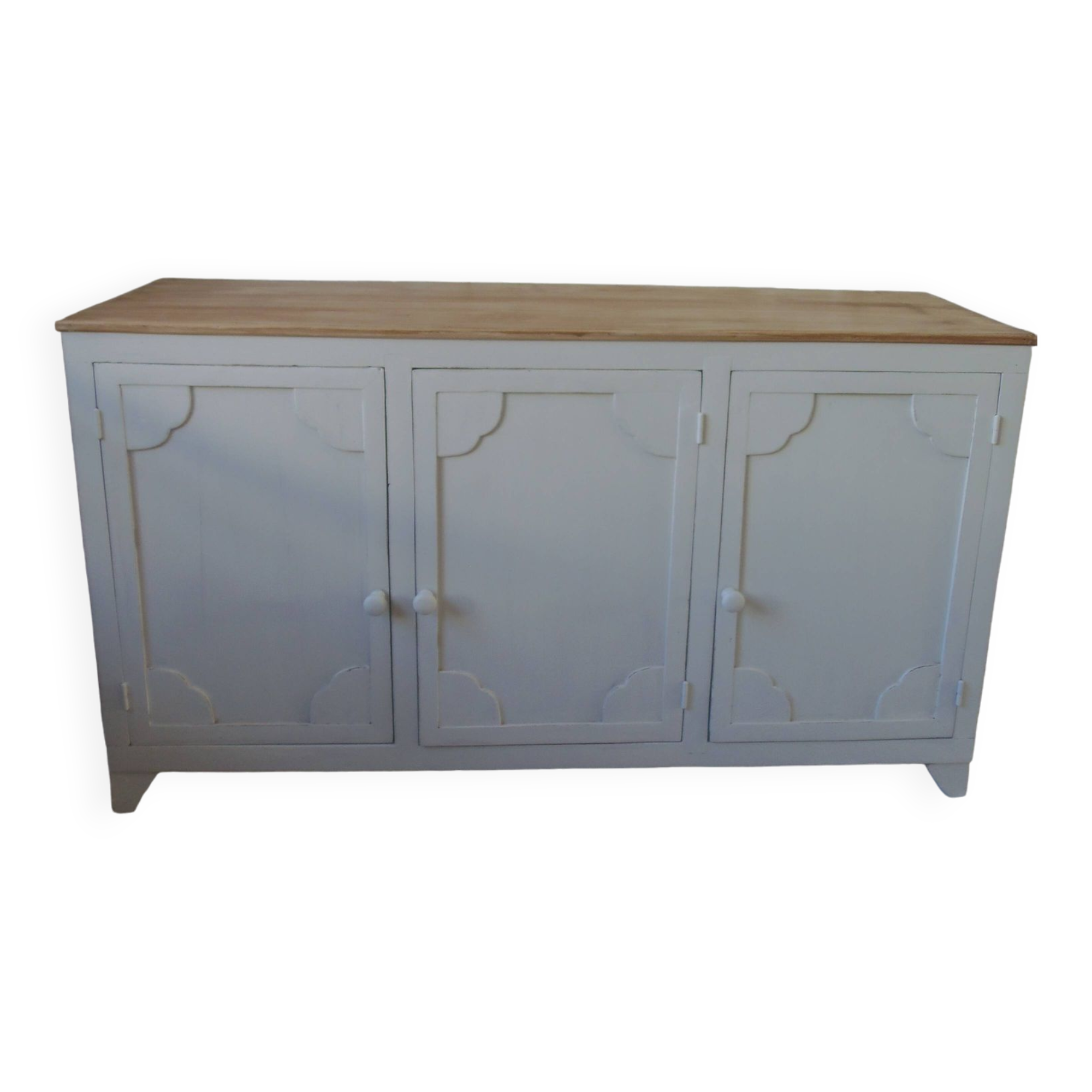 Vintage low sideboard with 3 doors, pearl gray patina, wooden top.