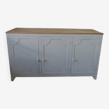 Vintage low sideboard with 3 doors, pearl gray patina, wooden top.