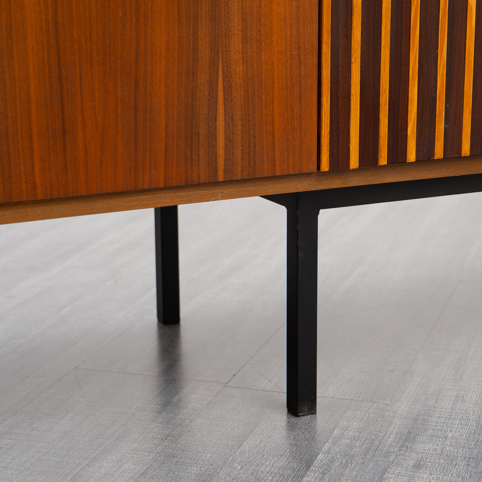 Sidebord, restored, walnut, 300cm