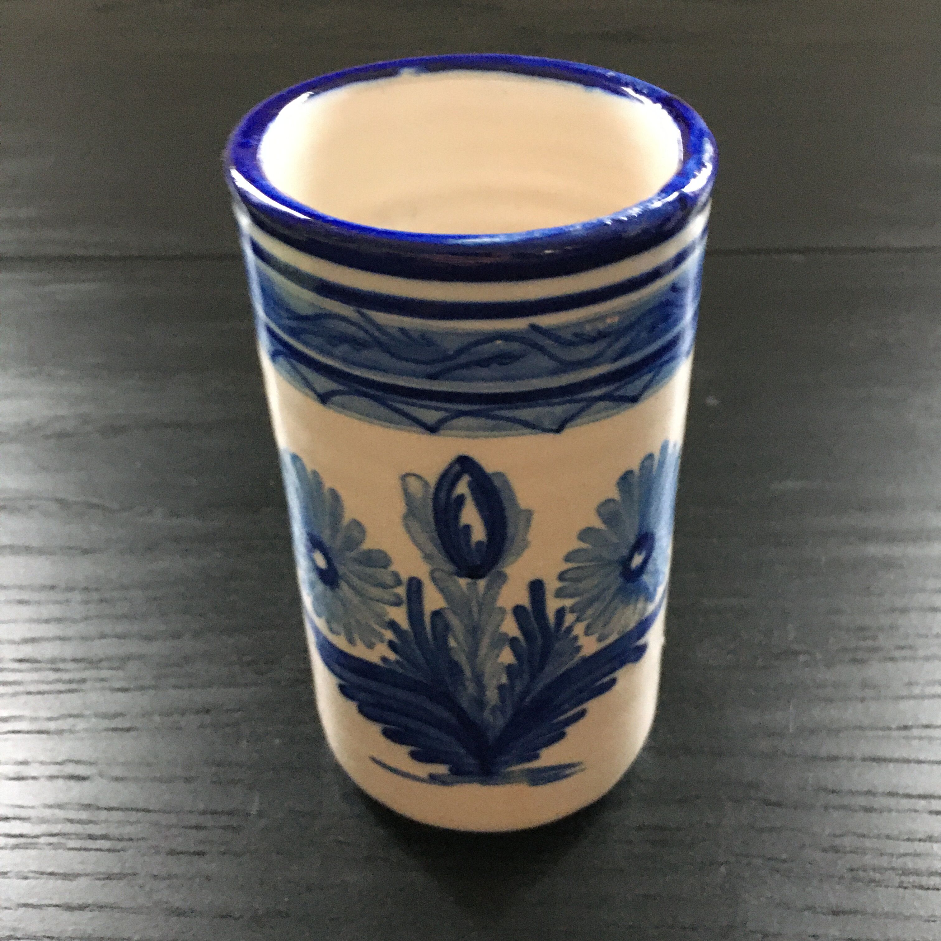 Lot of 5 blue decorative vases signed