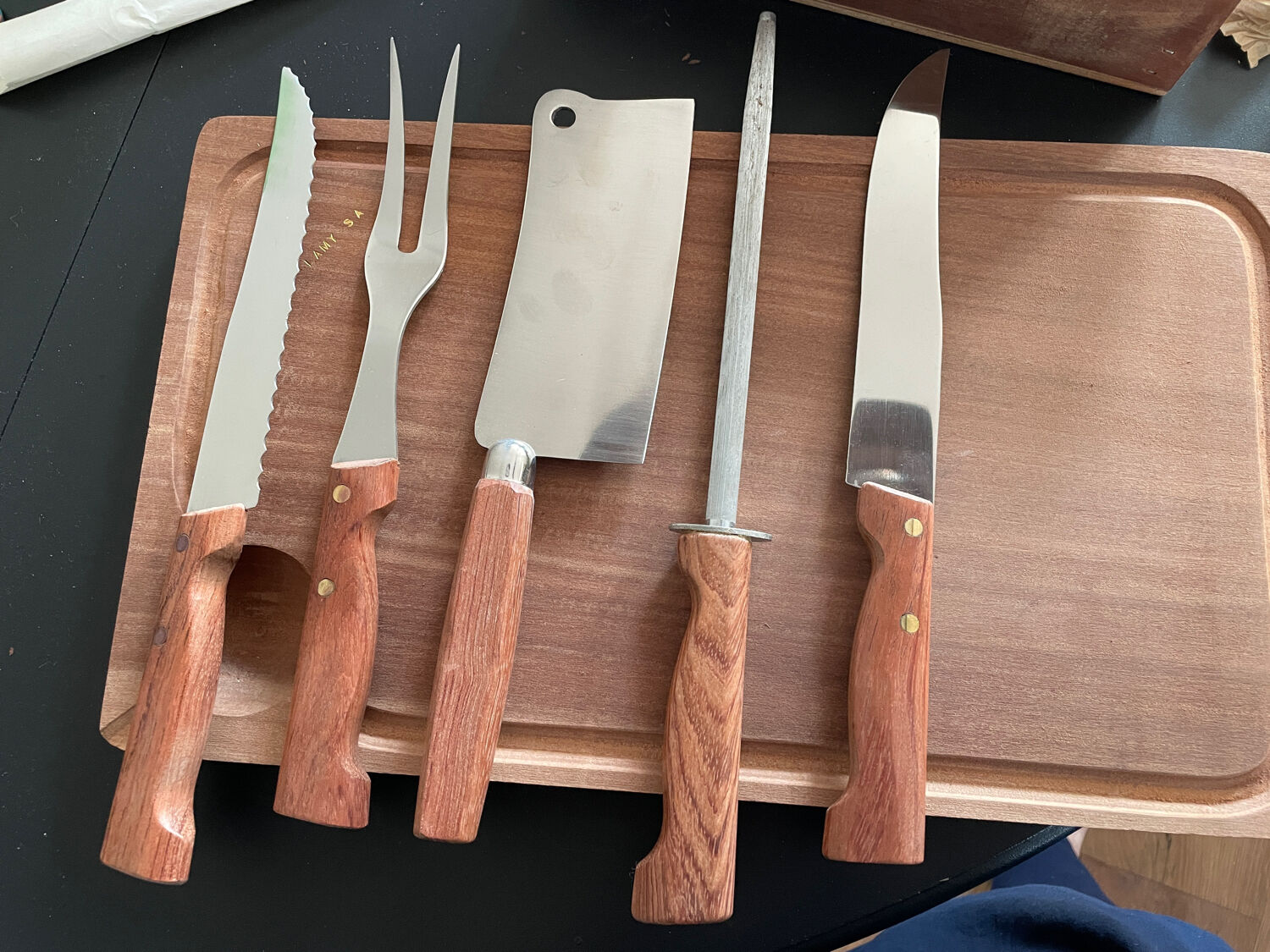 Cutlery box and meat log