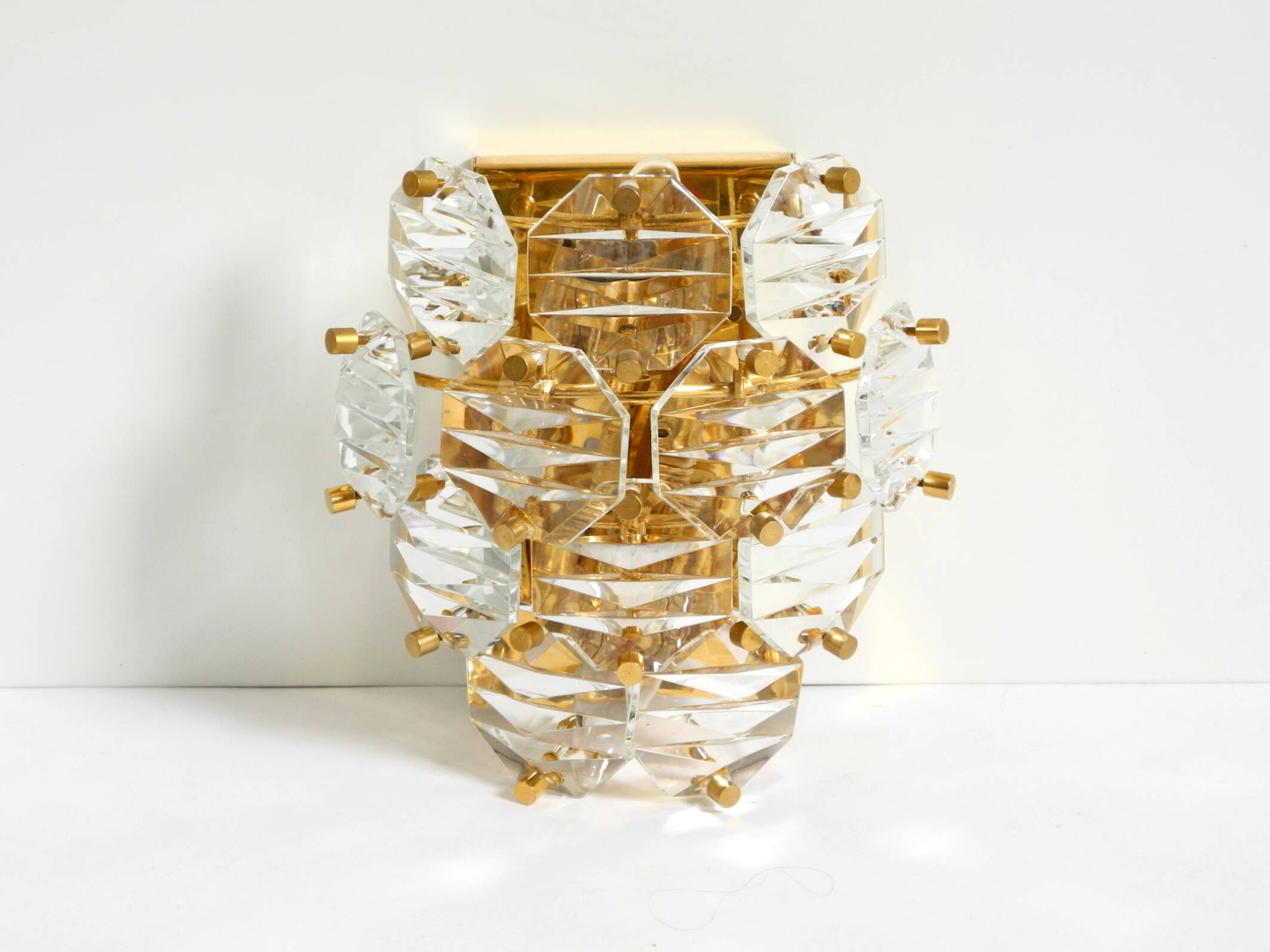 Beautiful original 1960s Kinkeldey crystal glass and brass wall lamp